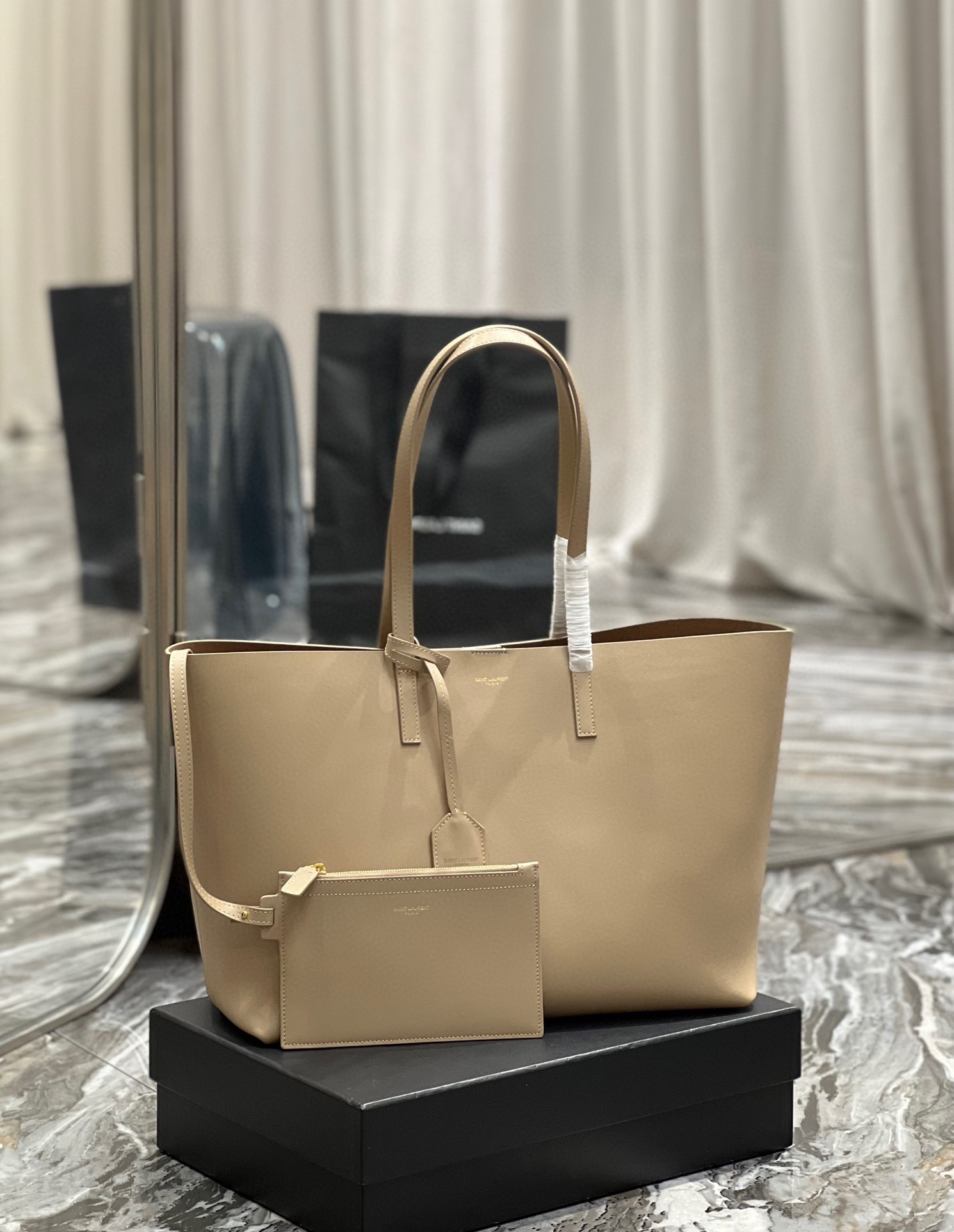 Handbags SAINT LAURENT 394195 size 38  28  13 cm - vstockx