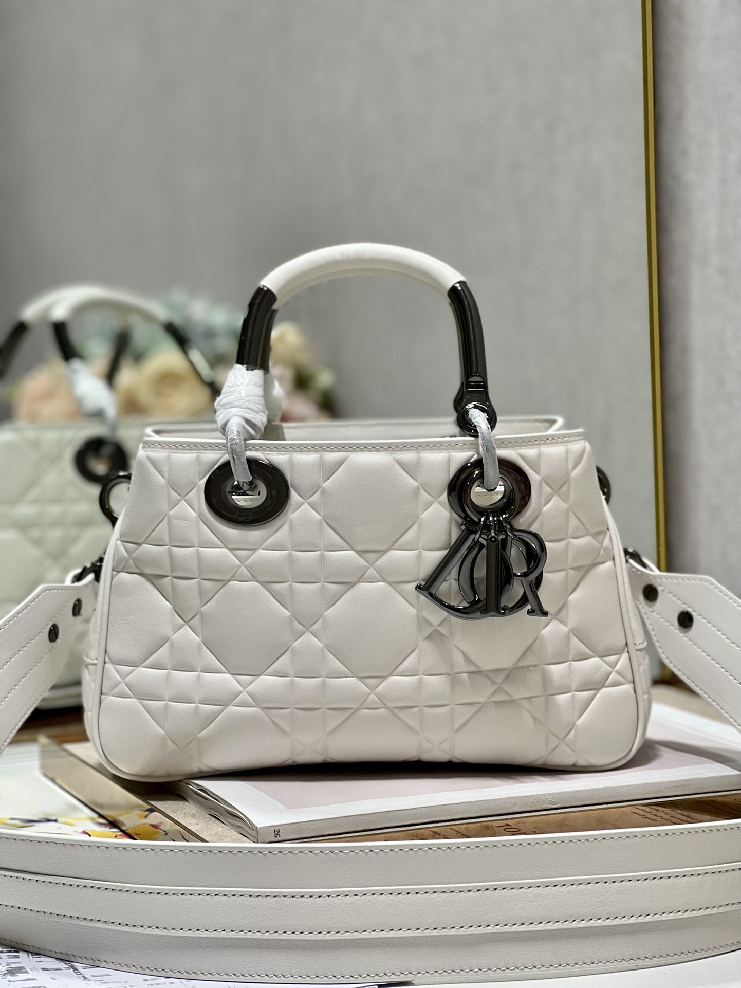 Handbag Dior 1202 size 28  28  9.5 cm - vstockx