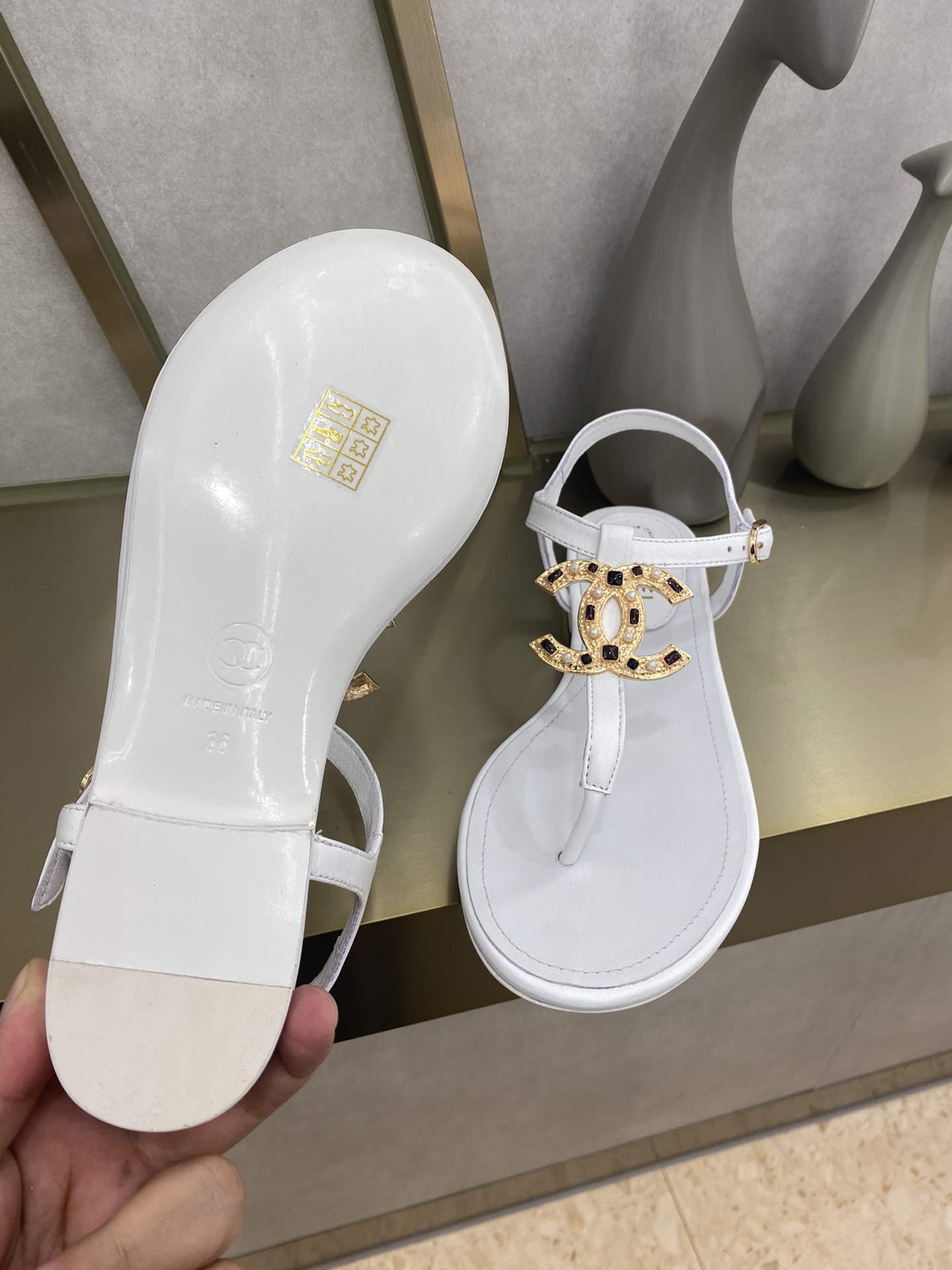 Chanel Slides 35 - vstockx