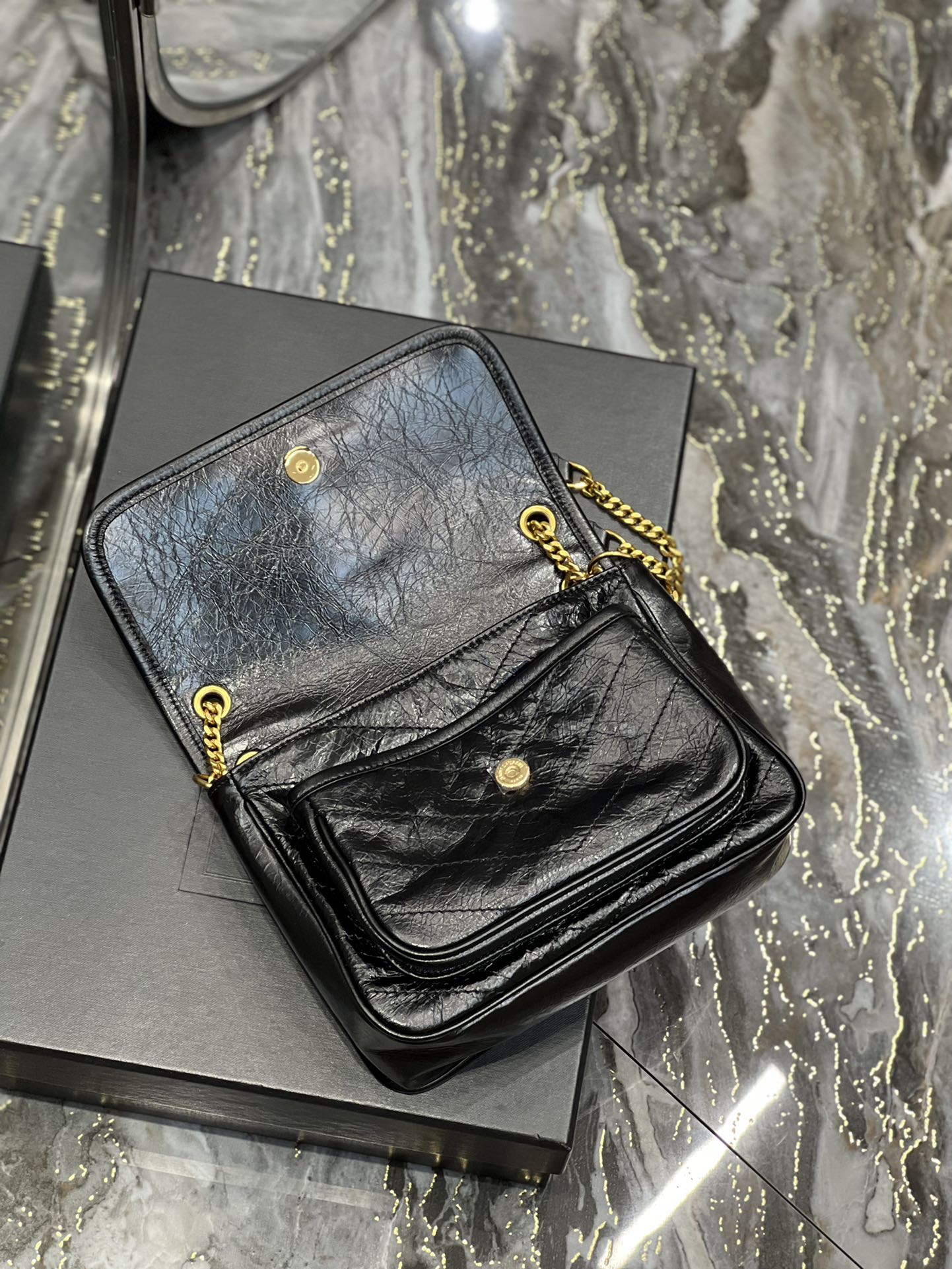 Handbags SAINT LAURENT 633151 size 22  16.5  12 cm - vstockx