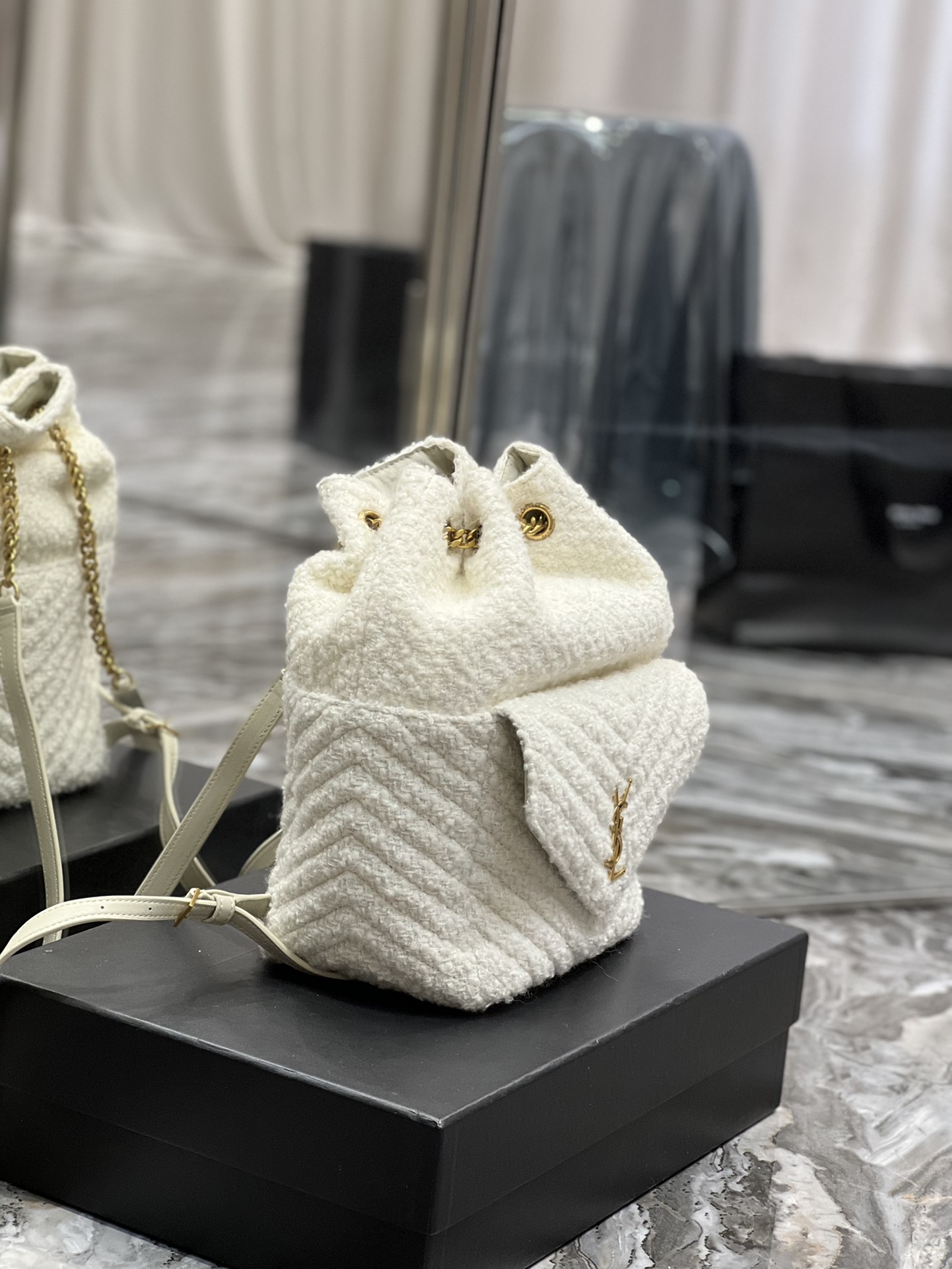 Handbags SAINT LAURENT 672609 size 22  29  15 cm - vstockx