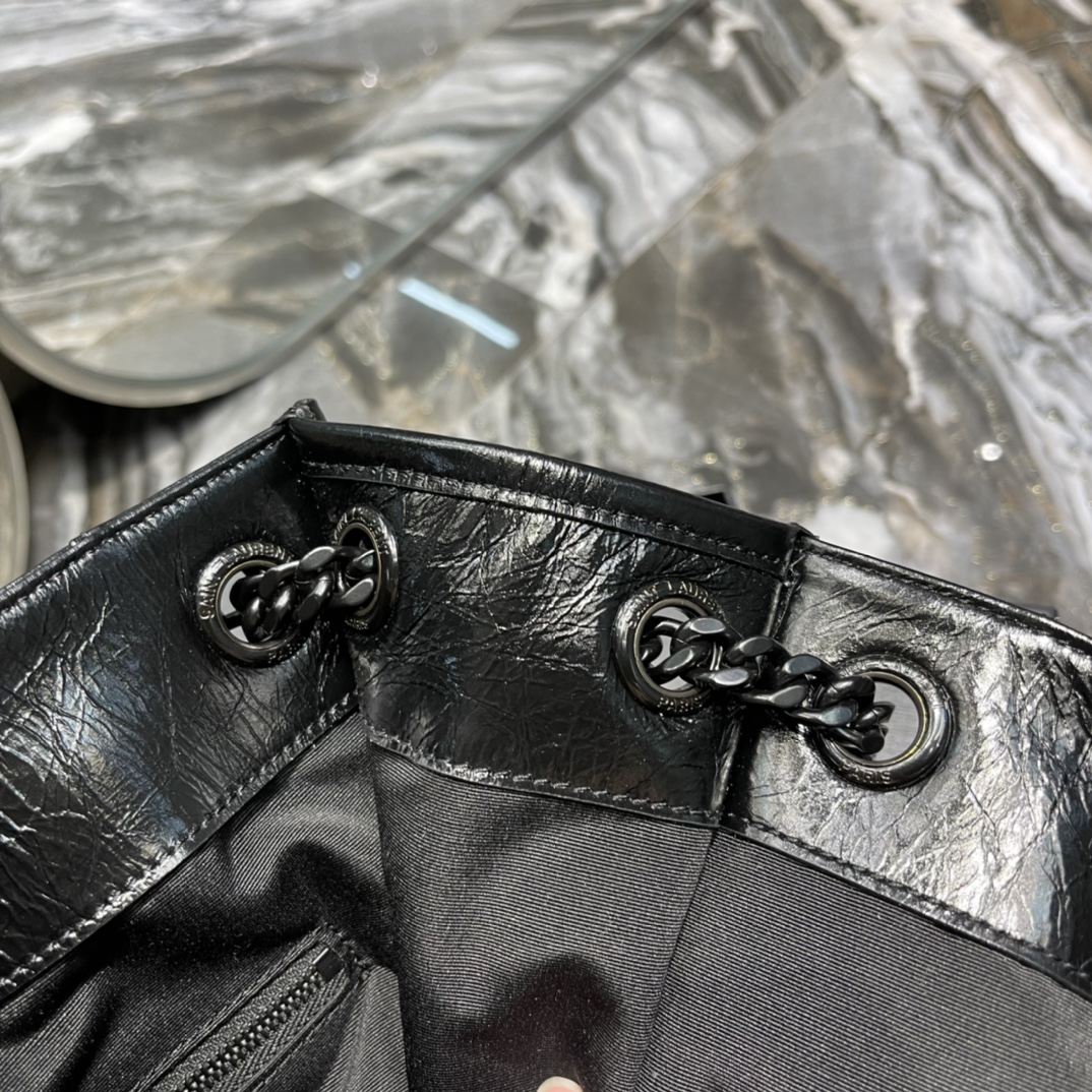 Handbags SAINT LAURENT 577999 size 33x27x11.5 cm - vstockx