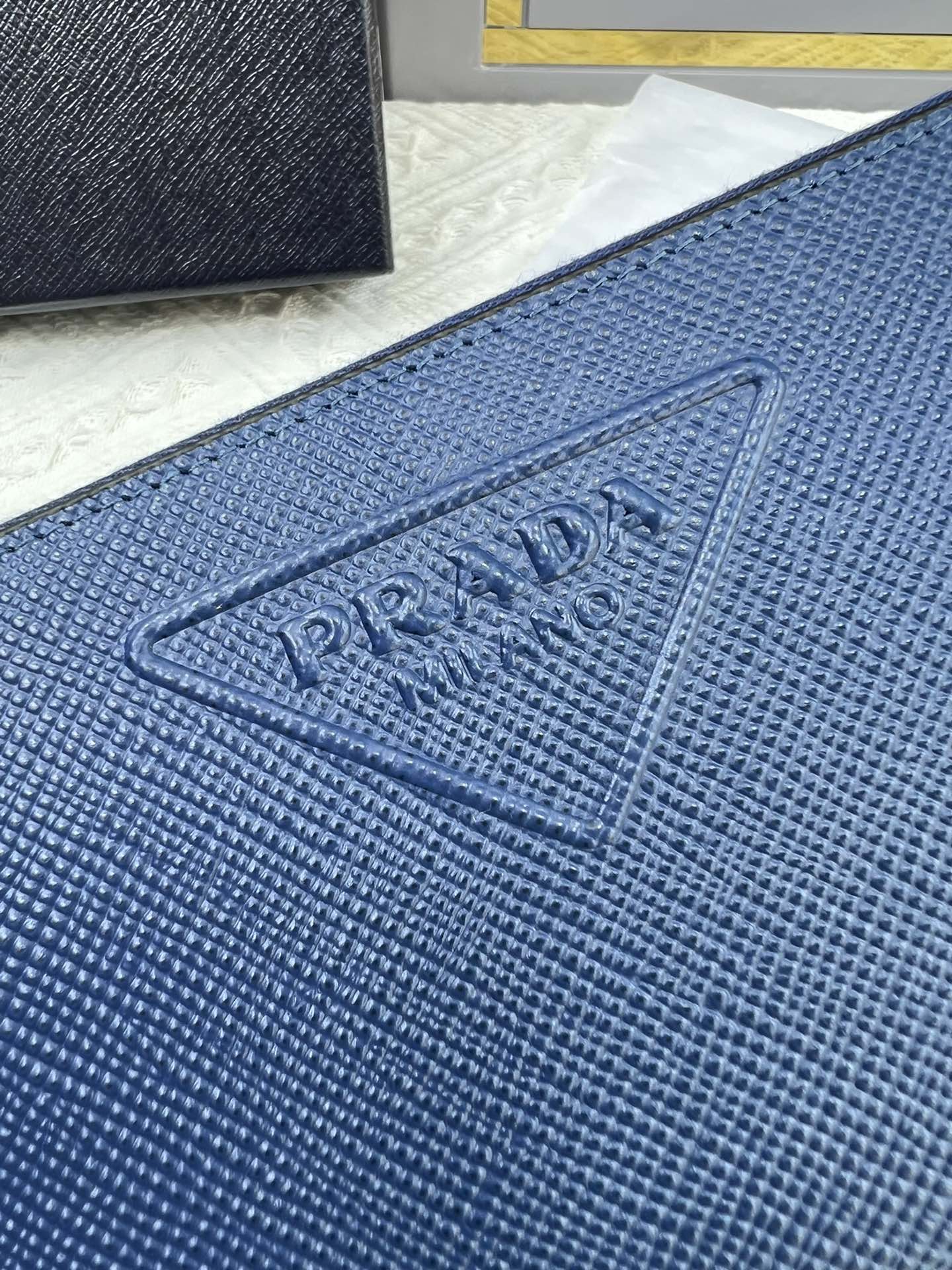 handbags prada 2ML317 20*10.3 - vstockx