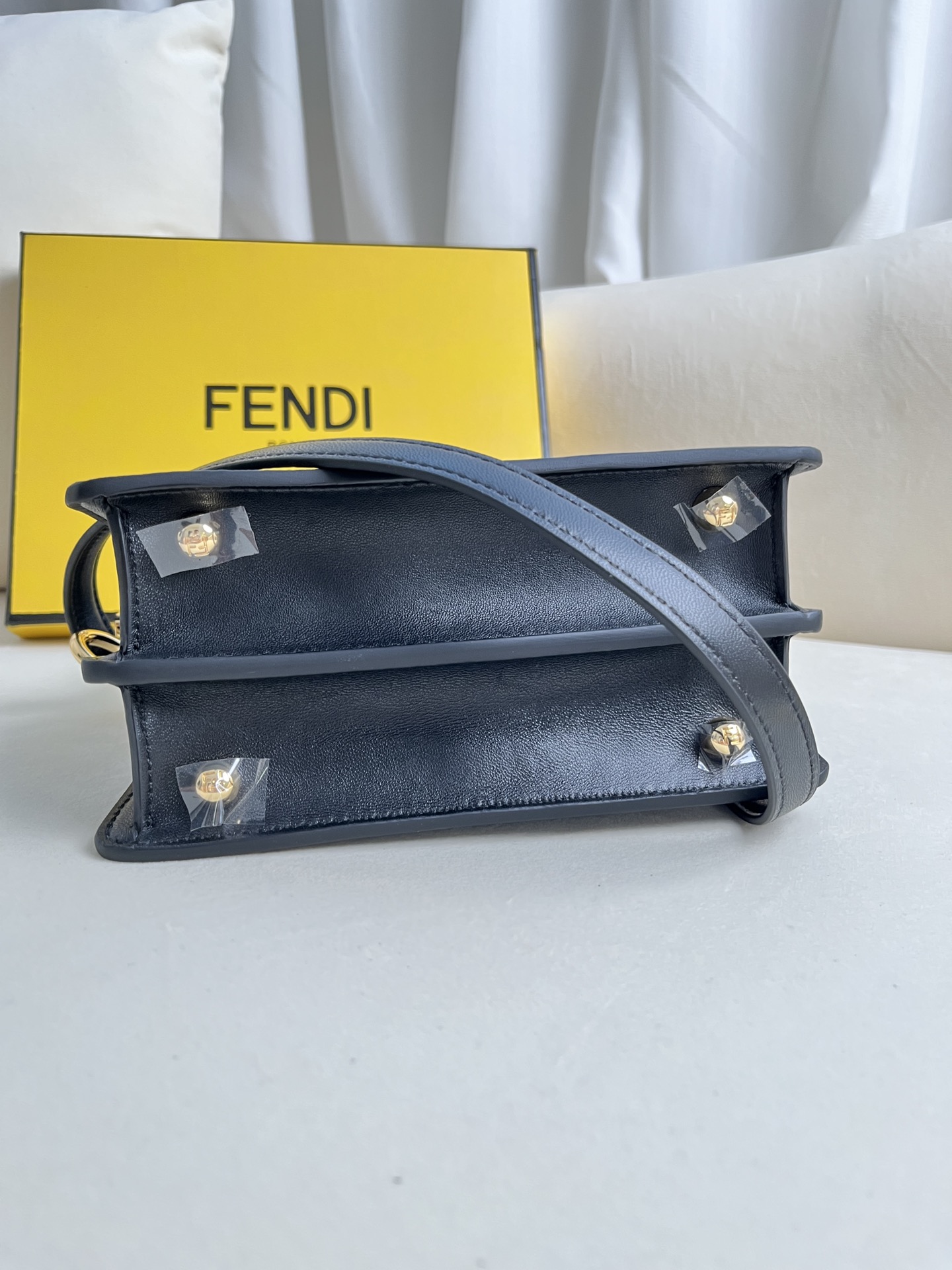 handbags FENDI 0228 size:20*15.5*11cm - vstockx