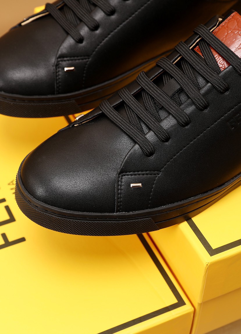 Fendi Low Top Sneakers 8 - vstockx