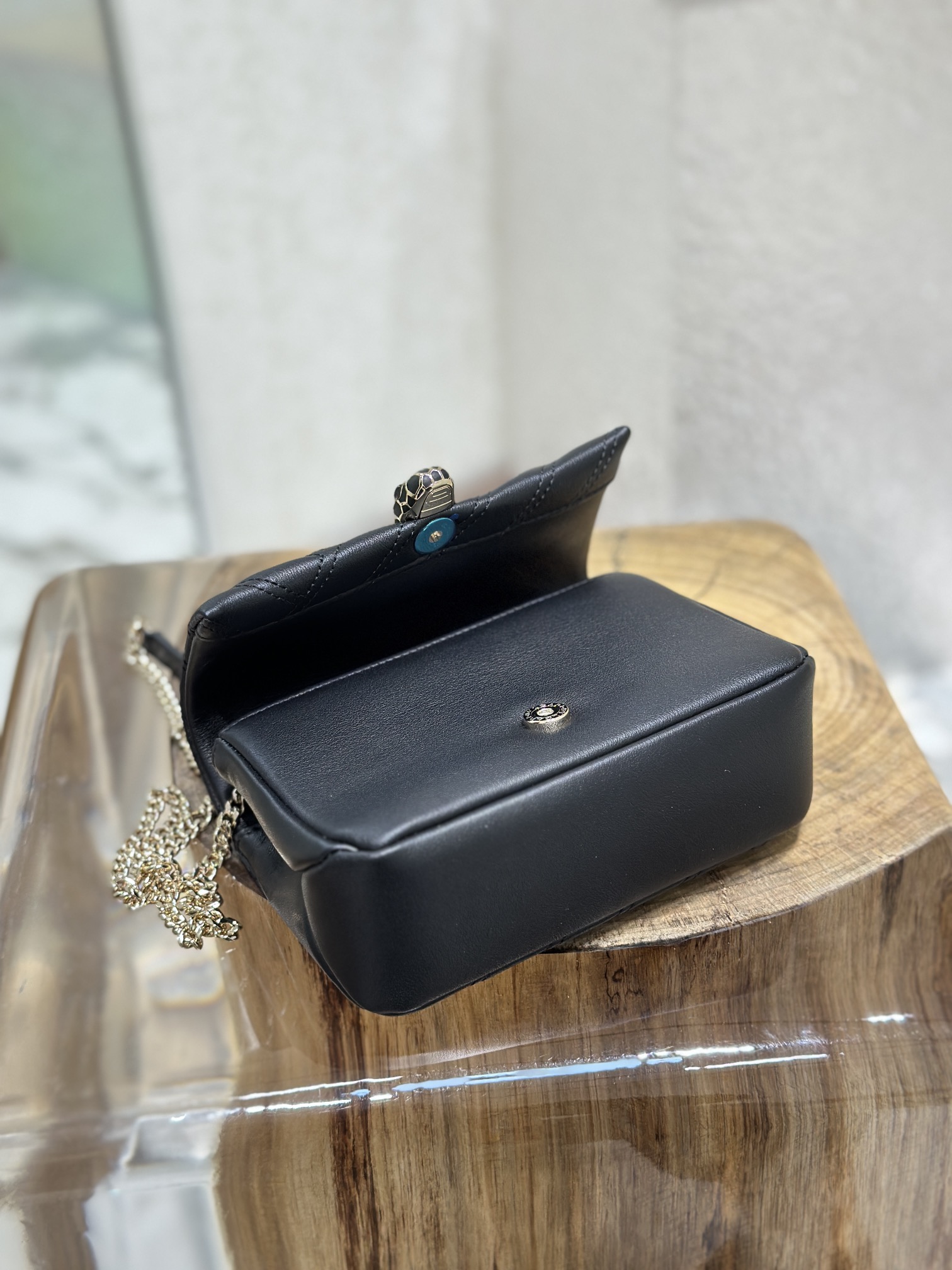 Handbags Bvlgari 288706 size:17*11*5 cm - vstockx