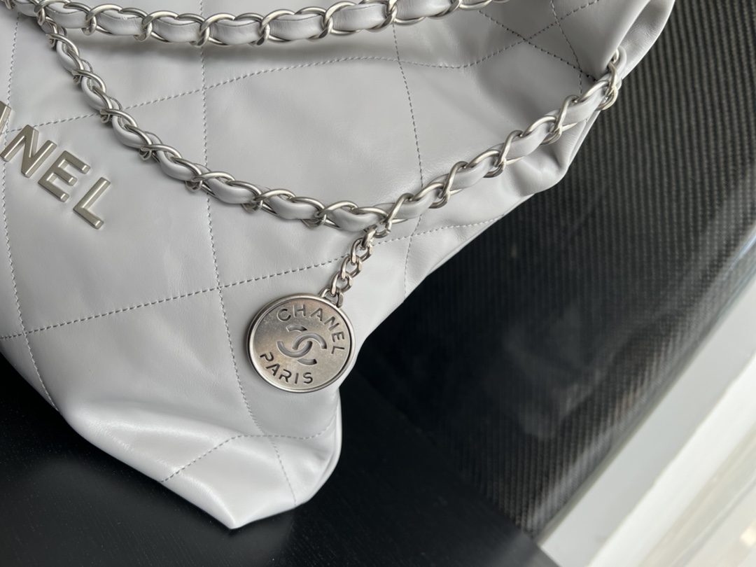 Handbag Chanel size 35cmx37cmx7 cm - vstockx