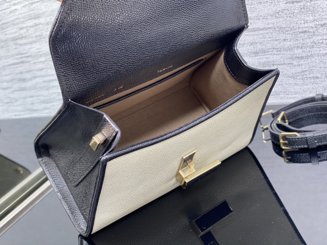 Handbag VALEXTRA size *'* - vstockx