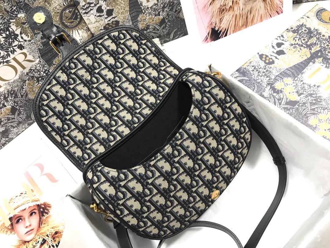 Handbag Dior M9319 size 22*17*6 - vstockx