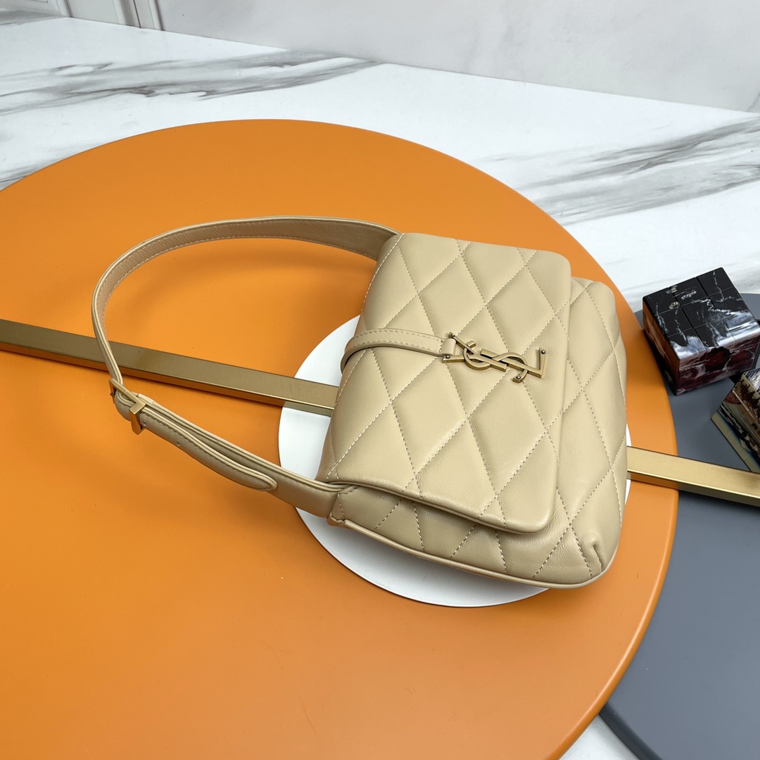 Handbags SAINT LAURENT 698567 size 24  18  5.5 cm - vstockx