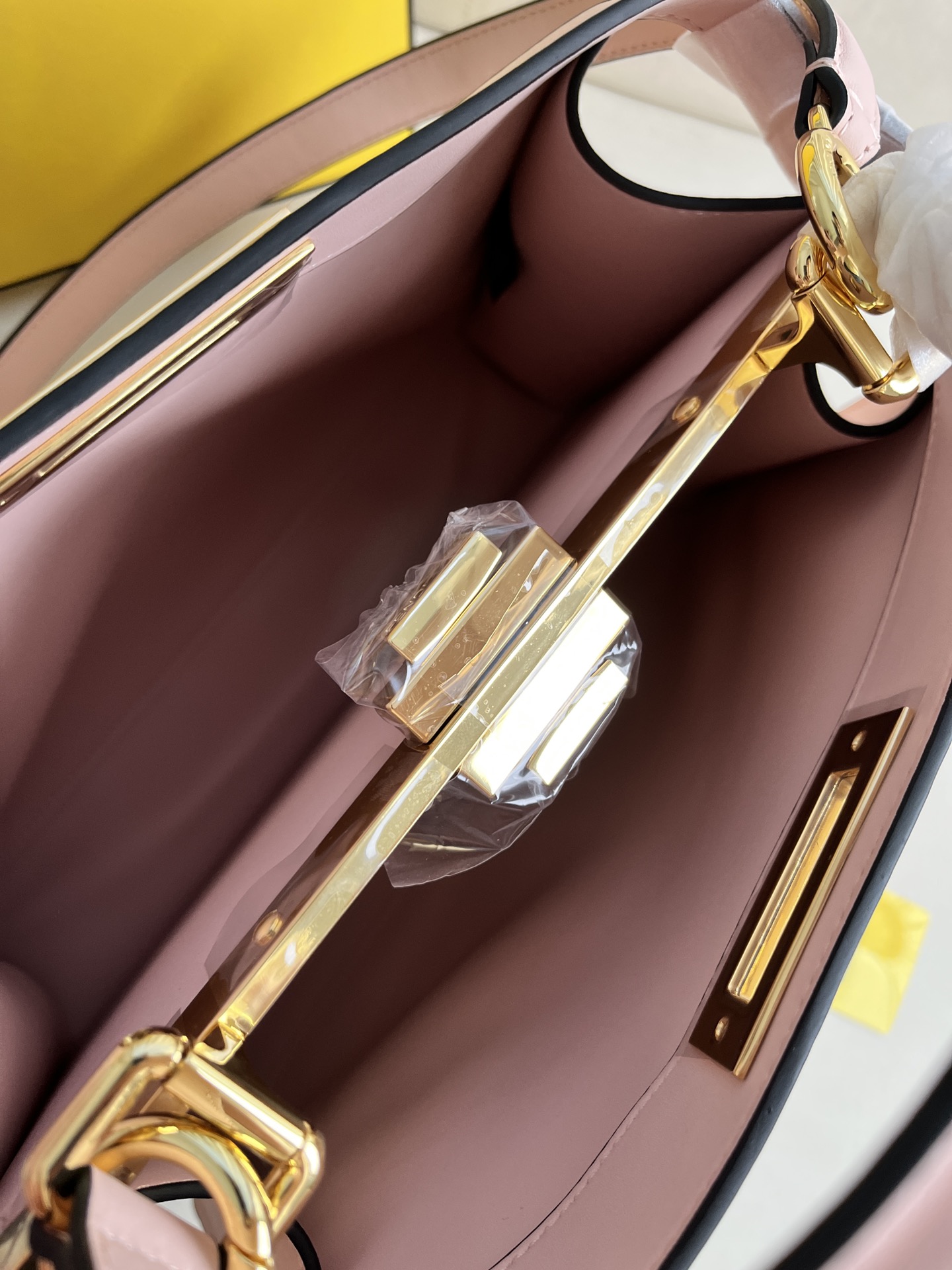 handbags FENDI 0230 size:25.5*33.5*13cm - vstockx