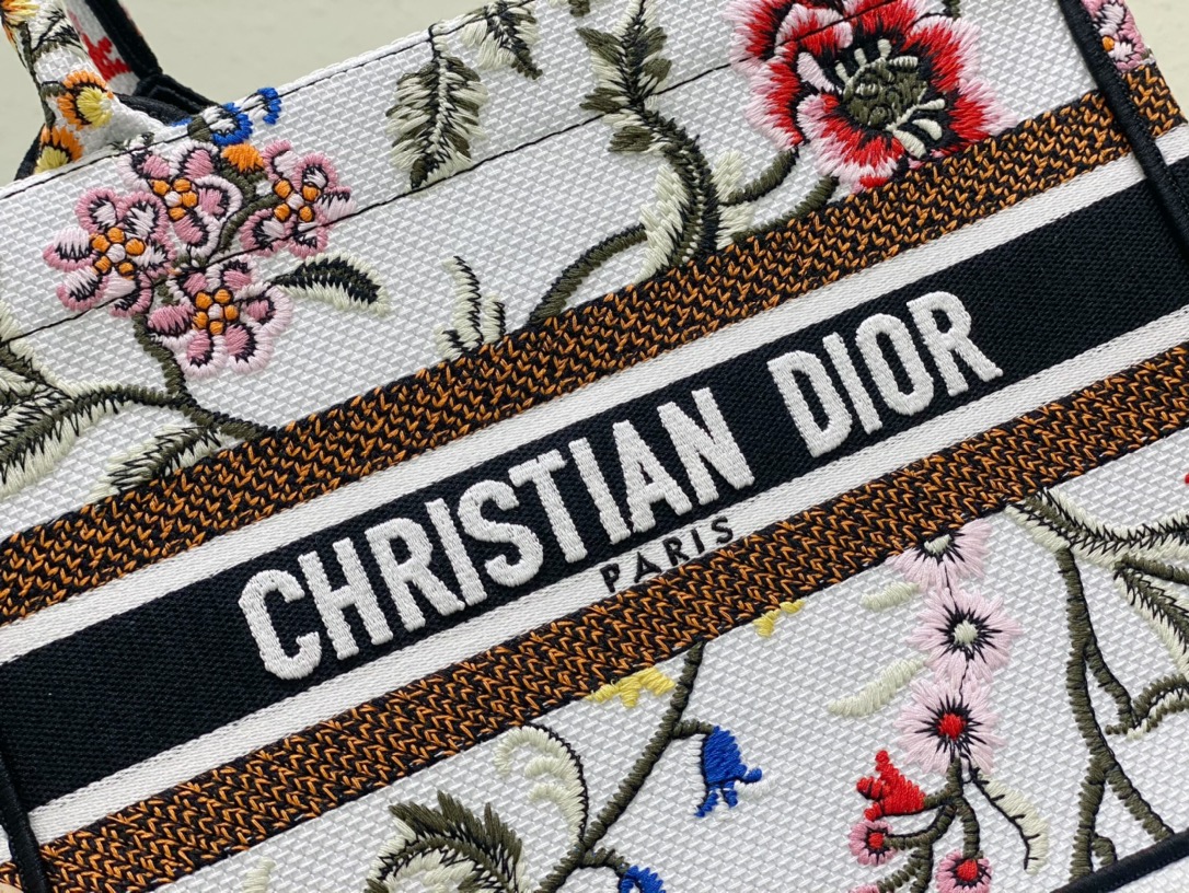 Handbag Dior 8002 size 26 cm - vstockx