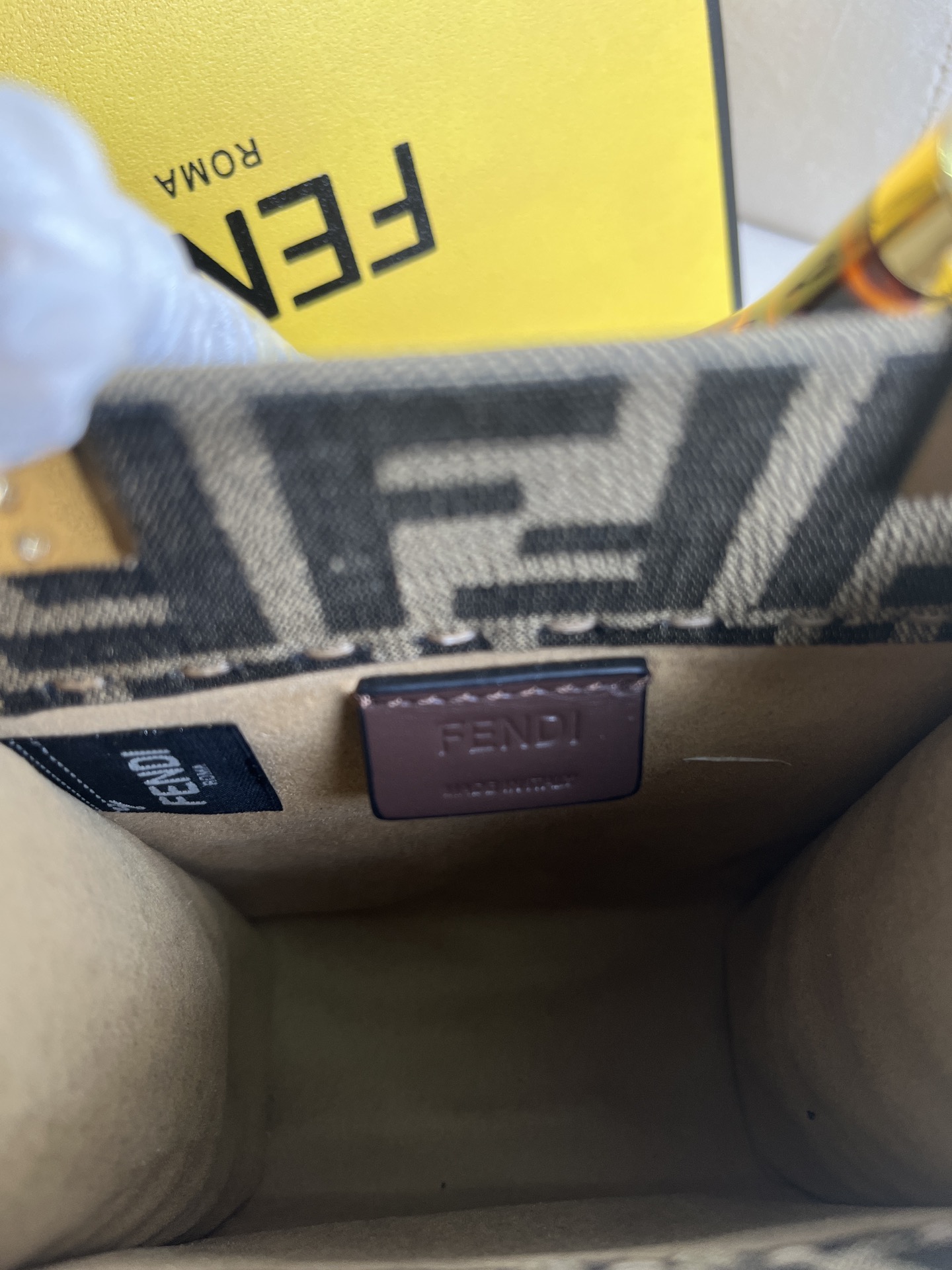 handbags FENDI 208 size:18*13*6.5 - vstockx