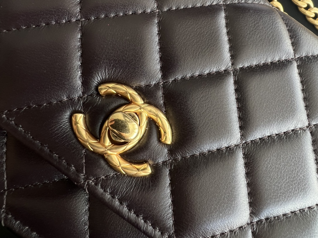 Handbag Chanel AP3043 size 19 cm - vstockx