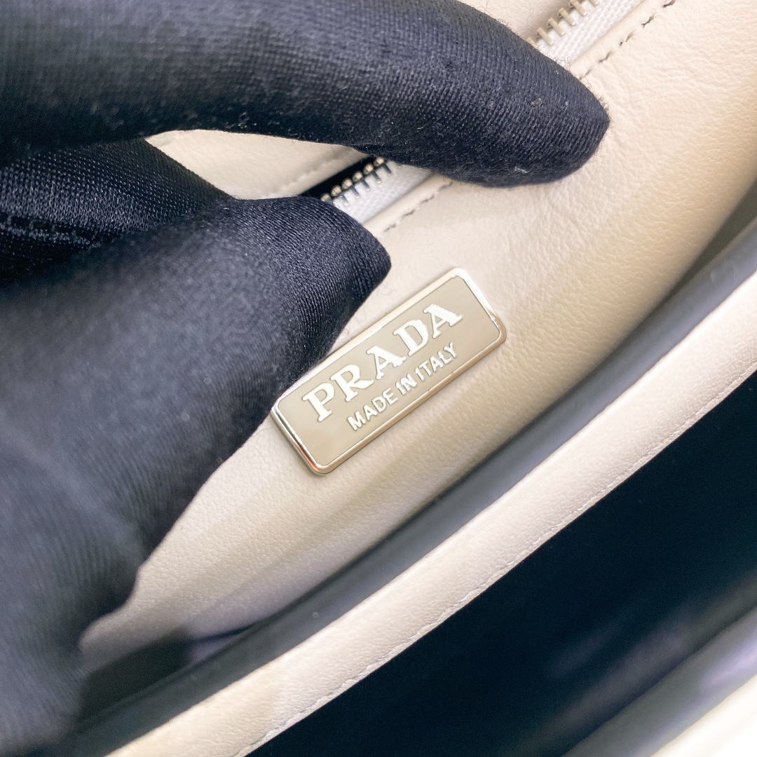 handbags prada 1BD321 24*15*6 - vstockx