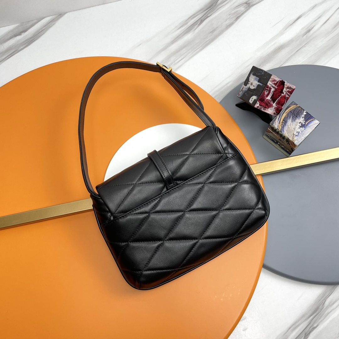 Handbags SAINT LAURENT 698567 size 24  18  5.5 cm - vstockx