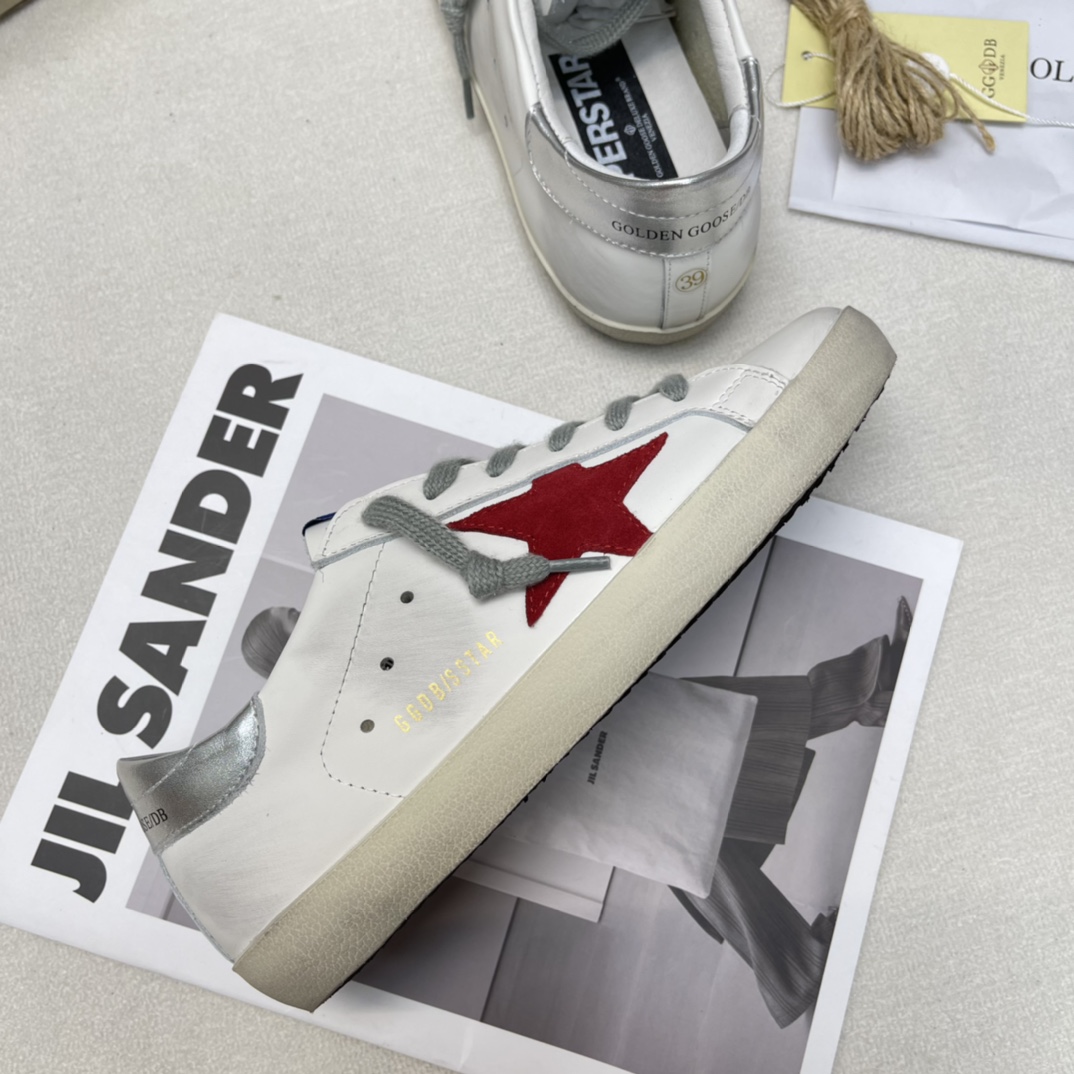 Golden Goose Superstar distressed-finish sneakers 24 - vstockx