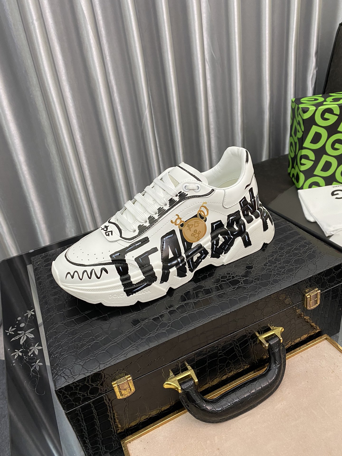 Dolce & Gabbana Low Tops Sneakers 76 - vstockx