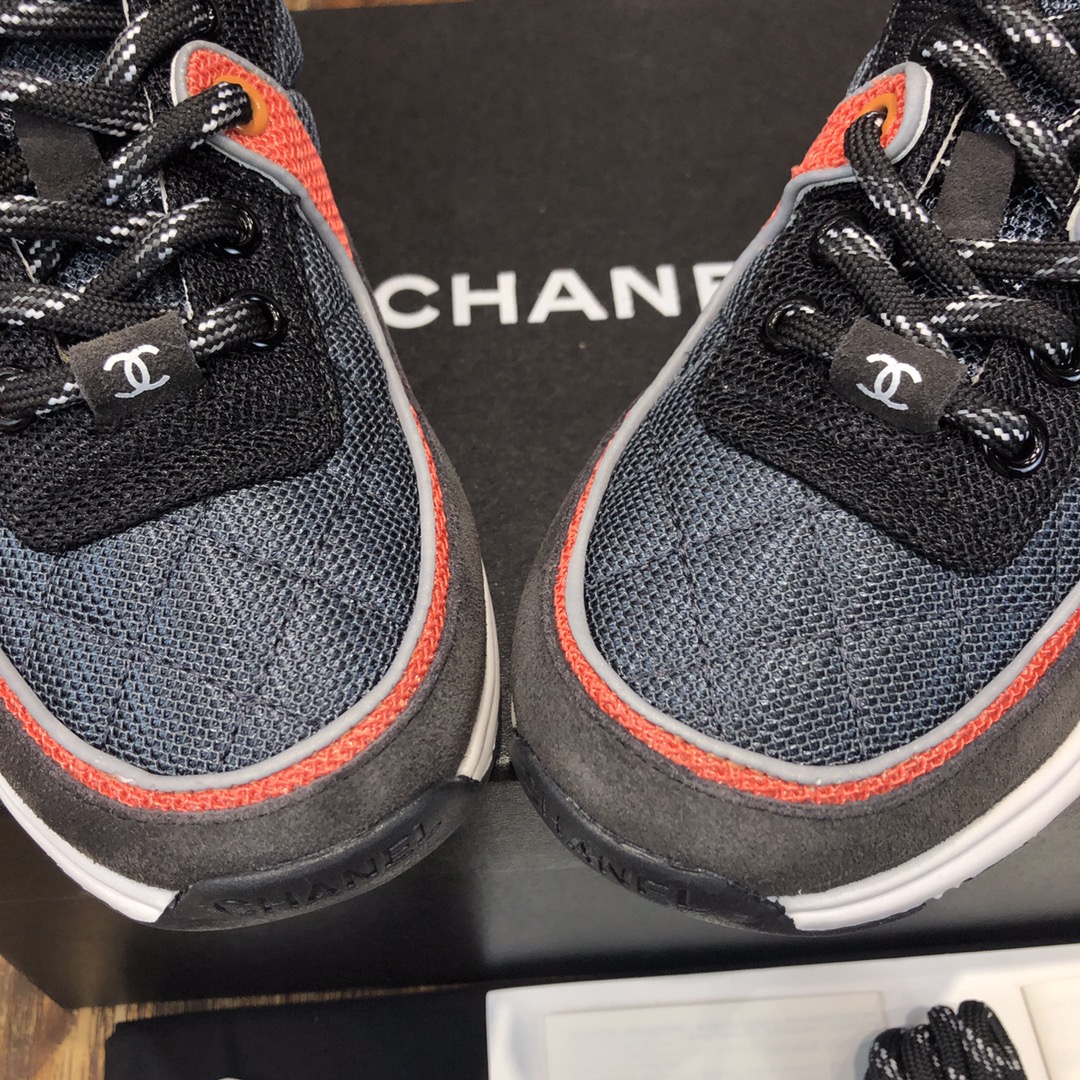 Chanel Fabric & Suede Calfskin Low Top Sneaker 4 - vstockx
