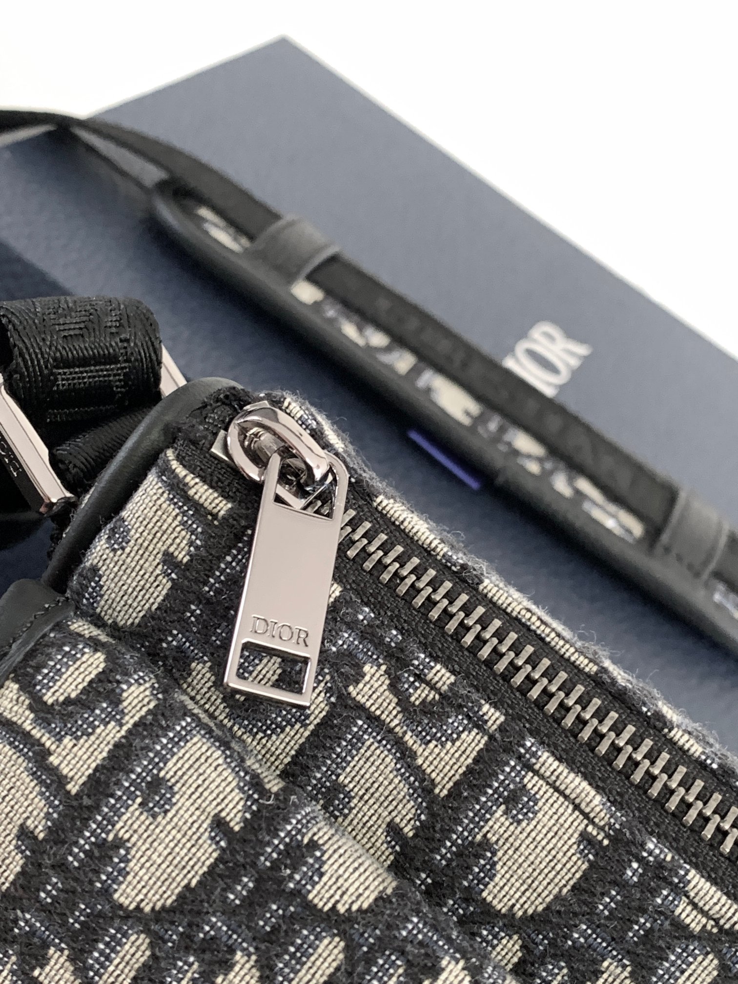 Handbags Dior 2ESWS006 size:18.5*13*4 cm - vstockx