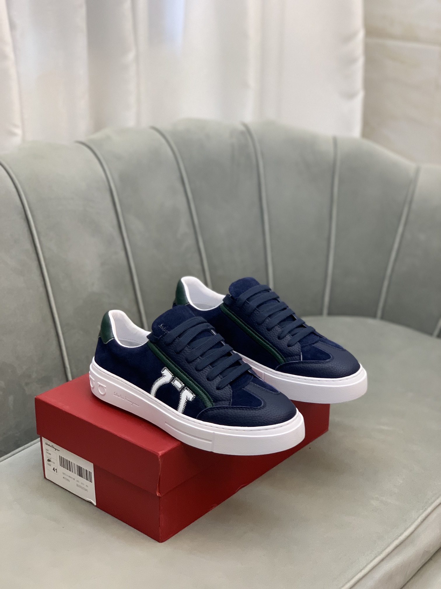 Salvatore Ferragamo Gancini Sneaker 14 - vstockx