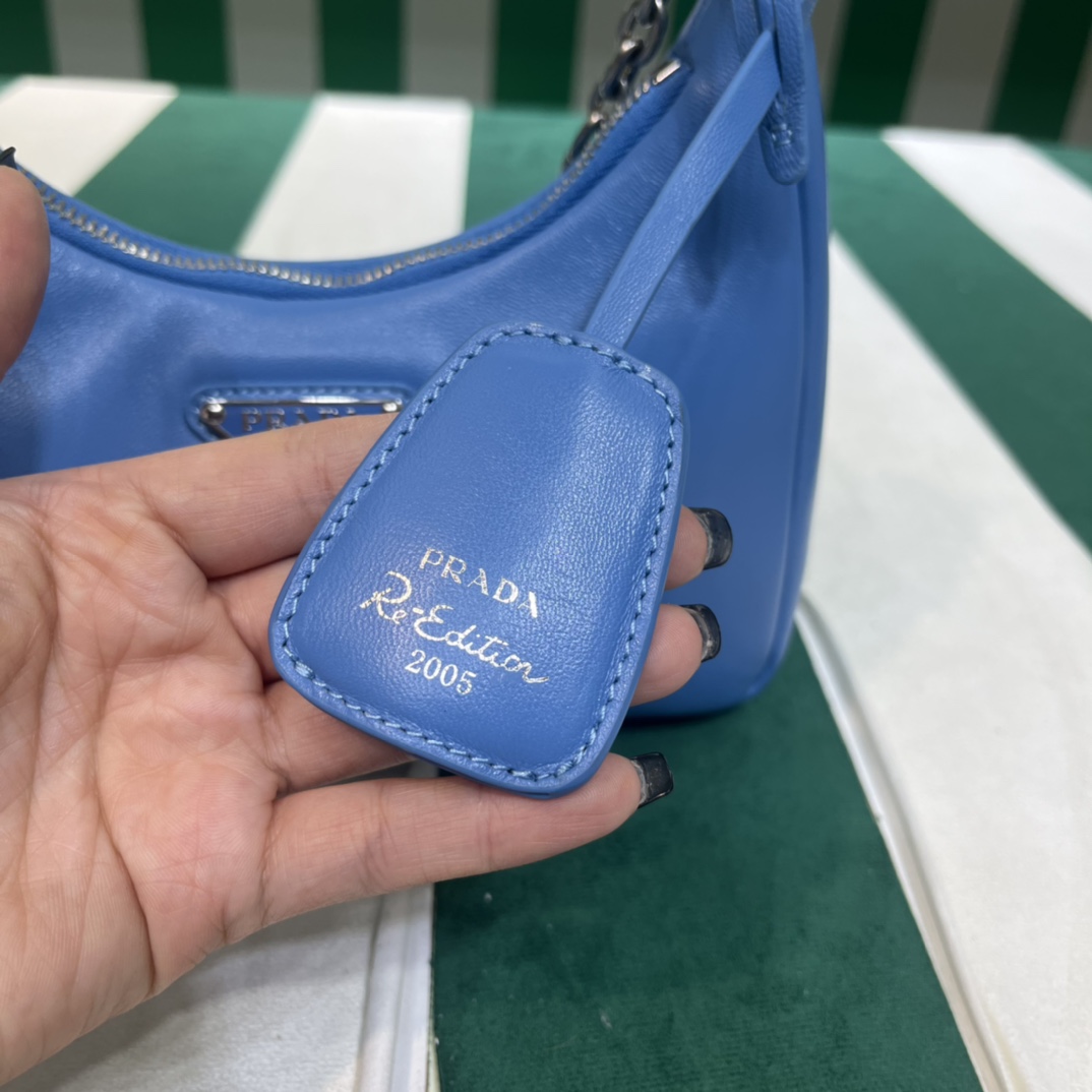 Handbags Prada 1BH240 size:22*12*6 cm - vstockx