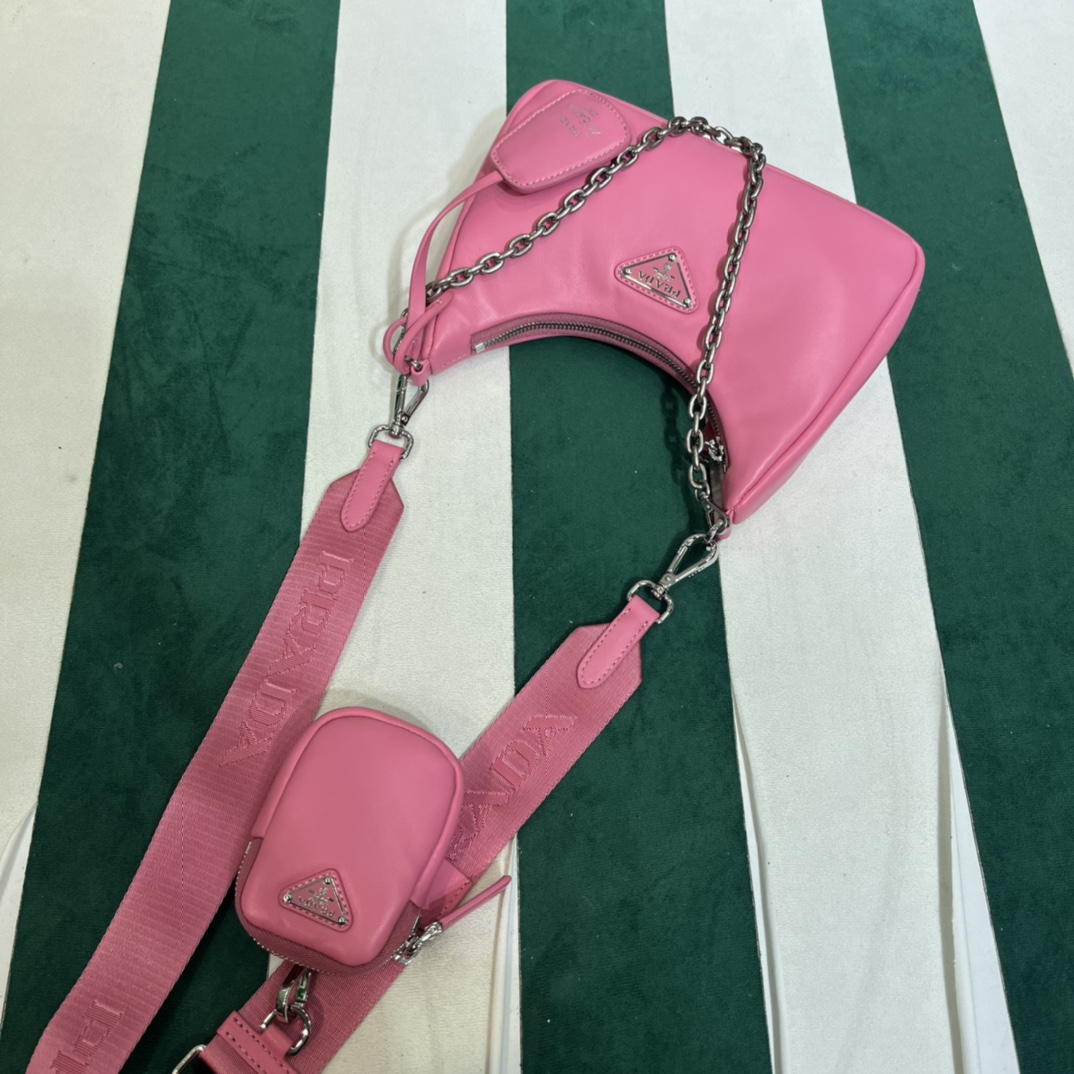 Handbags Prada 1BH240 size:22*12*6 cm - vstockx
