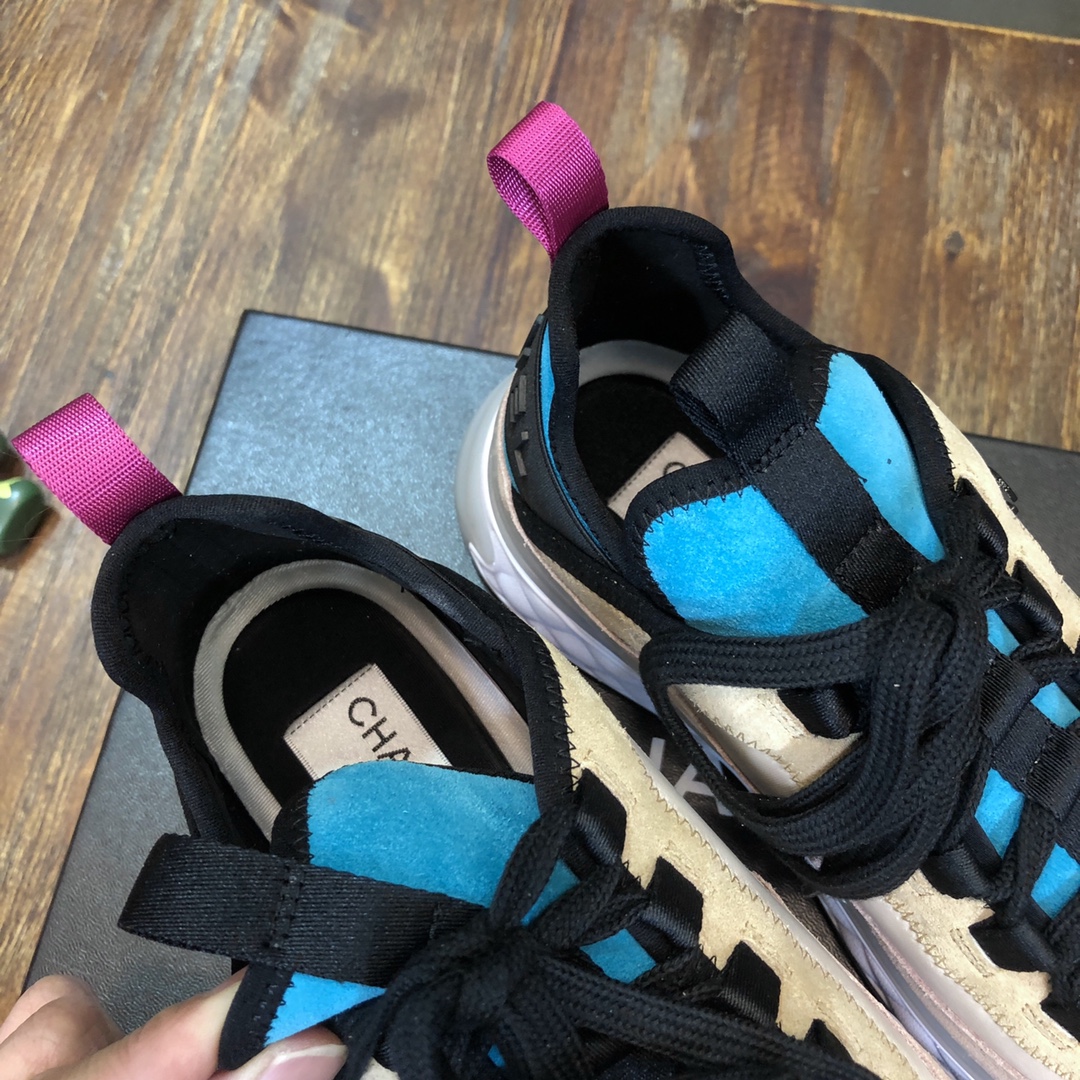 Chanel Fabric & Suede Calfskin Low Top Sneaker 17 - vstockx