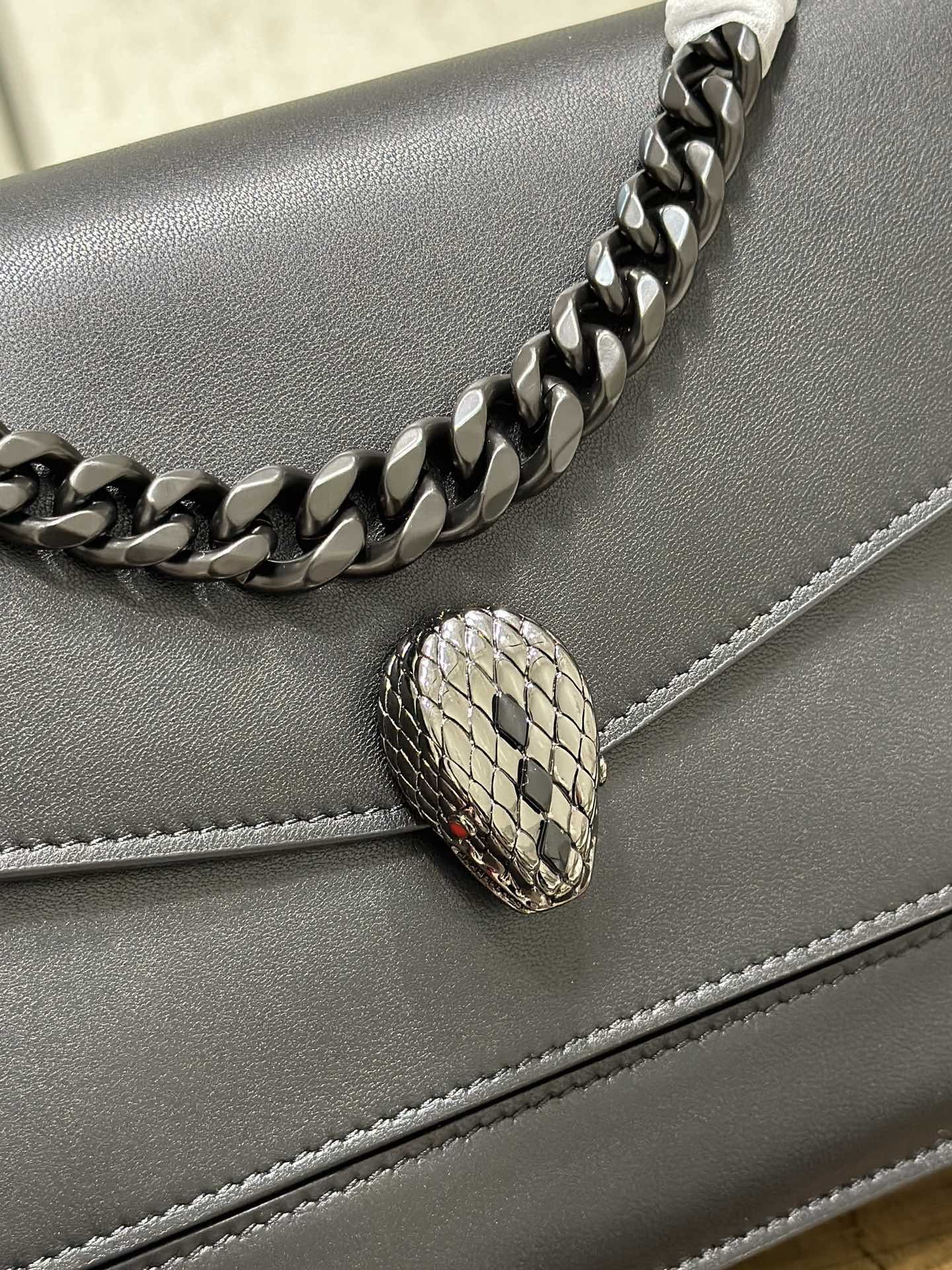 Handbags Bvlgari 290767 size:25*17*8 cm - vstockx