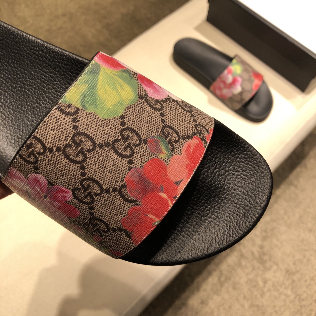 Gucci Slippers 35 - vstockx
