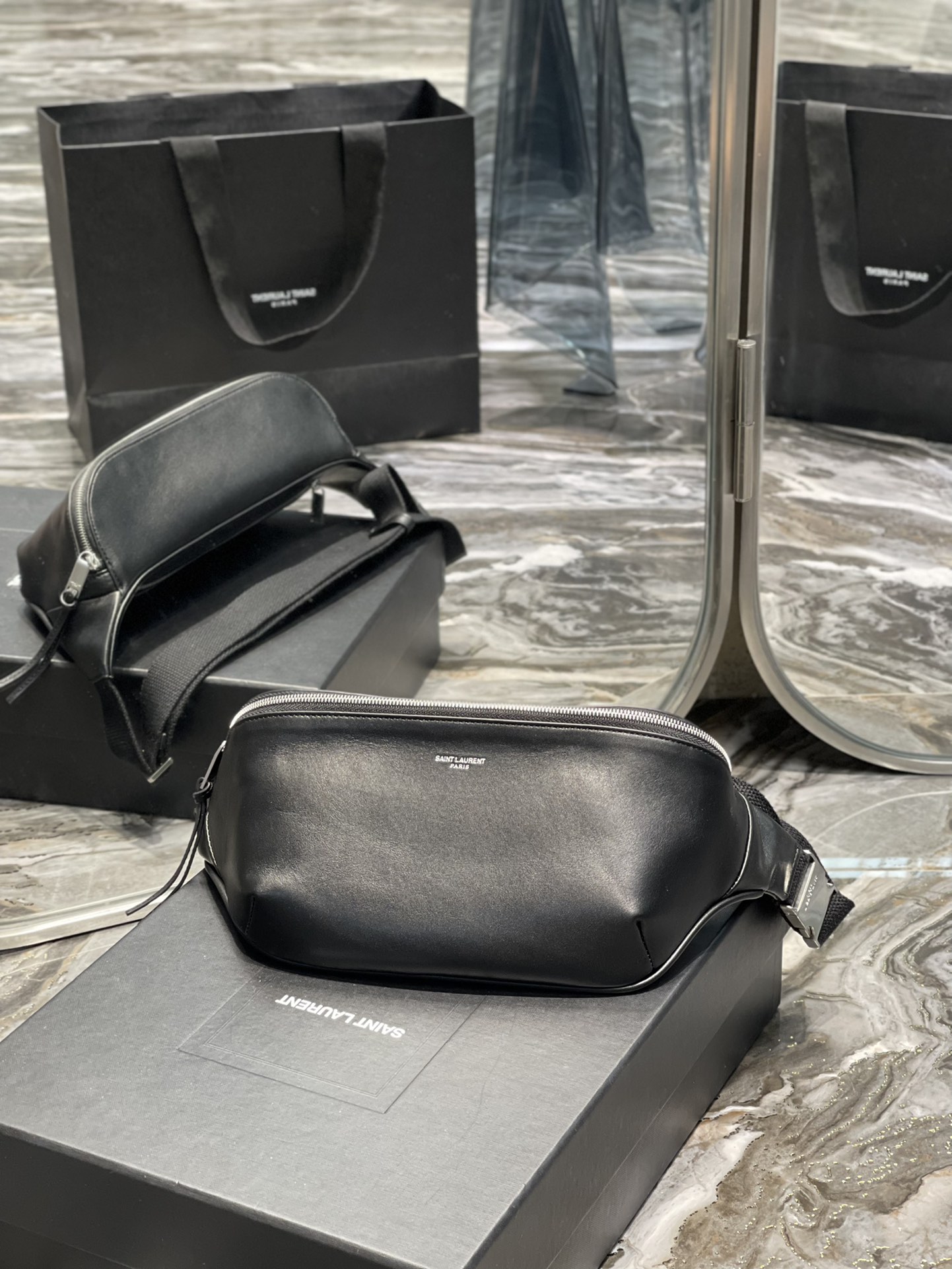 Handbags SAINT LAURENT 505671 size 26x12.5x7.5 cm - vstockx