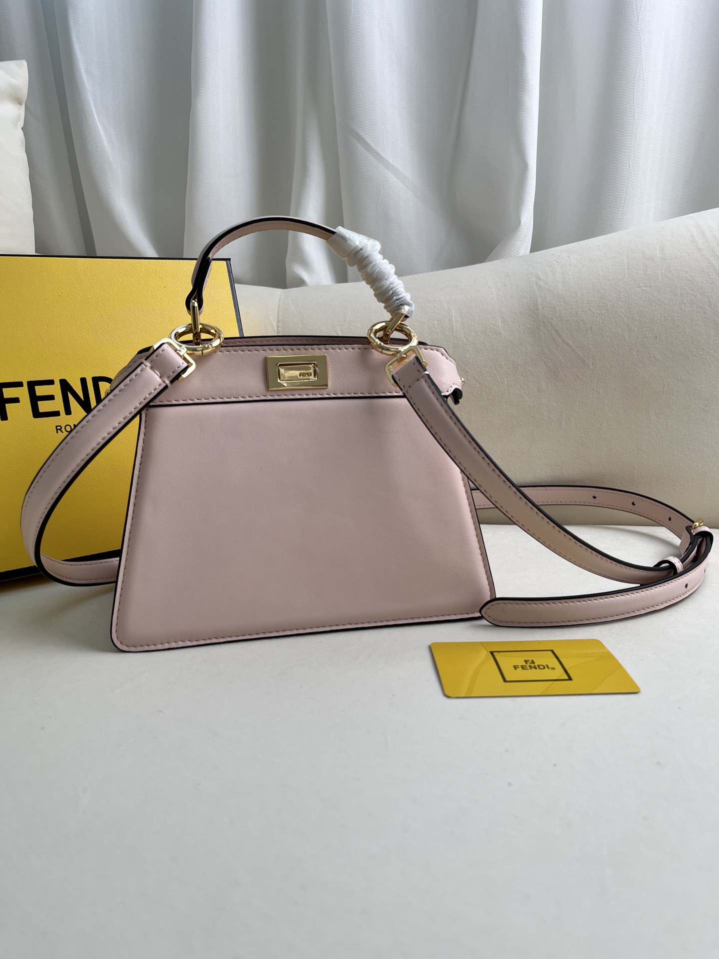 handbags FENDI 0228 size:20*15.5*11cm - vstockx