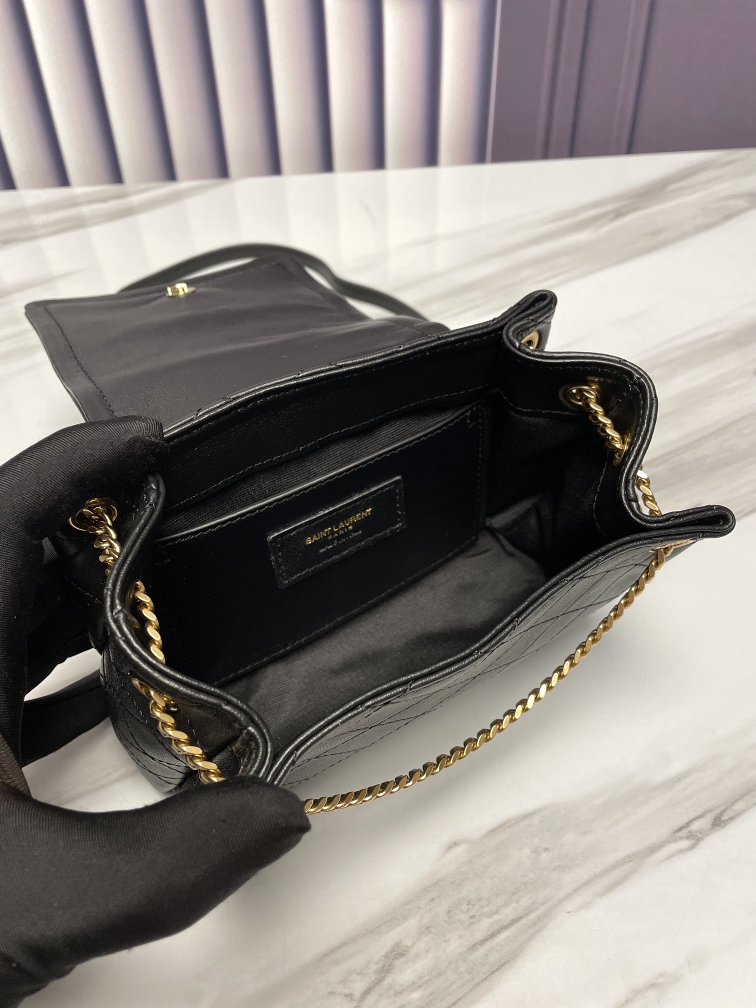 Handbags SAINT LAURENT 672738 size 18x13x6 cm - vstockx