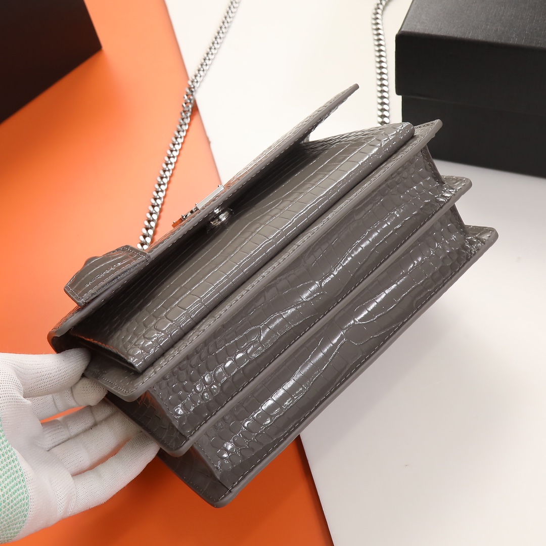 Handbags SAINT LAURENT 442906 size 22x8x16 cm - vstockx