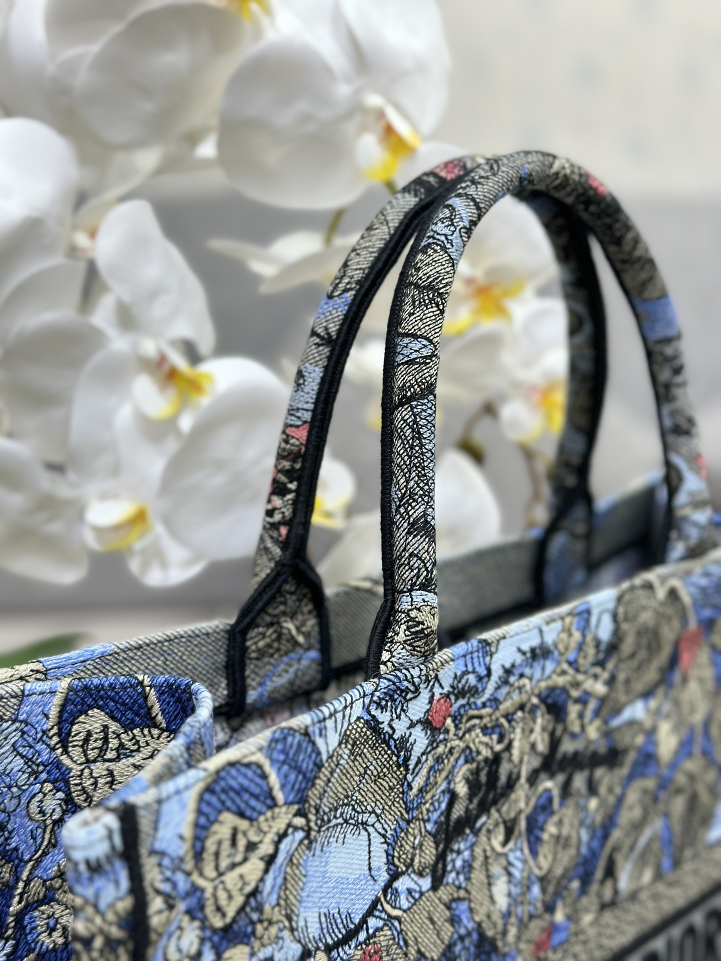 Handbag Dior M1286 size 42 x 35 x 18.5 cm - vstockx