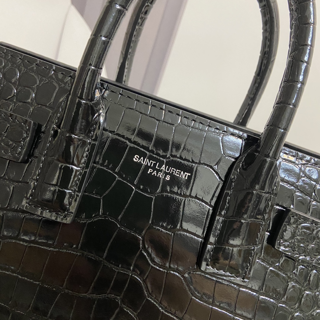 Handbags SAINT LAURENT 392035 size 21*15*10 cm - vstockx