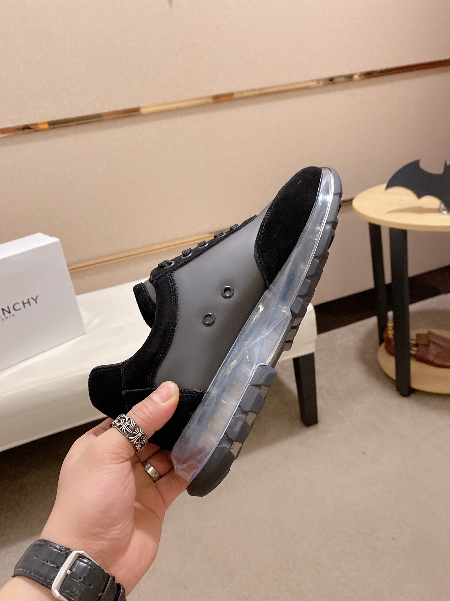 Givenchy Spectre Zip Sneakers 15 - vstockx