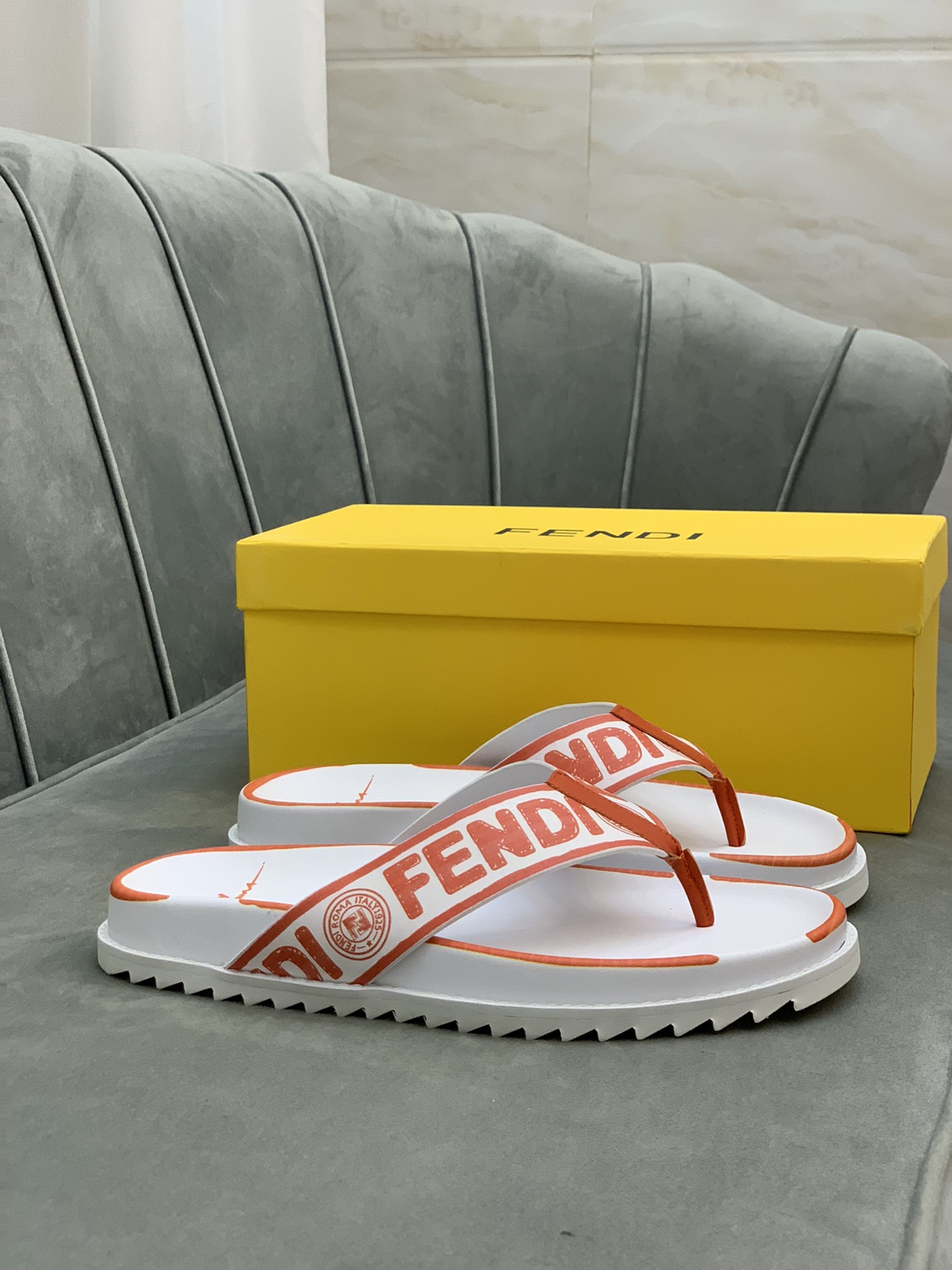 Fendi Slides 14 - vstockx