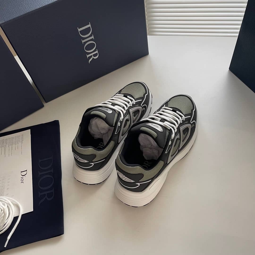 Dior B30 SNEAKER Deep Green Mesh and Black Technical Fabric - vstockx
