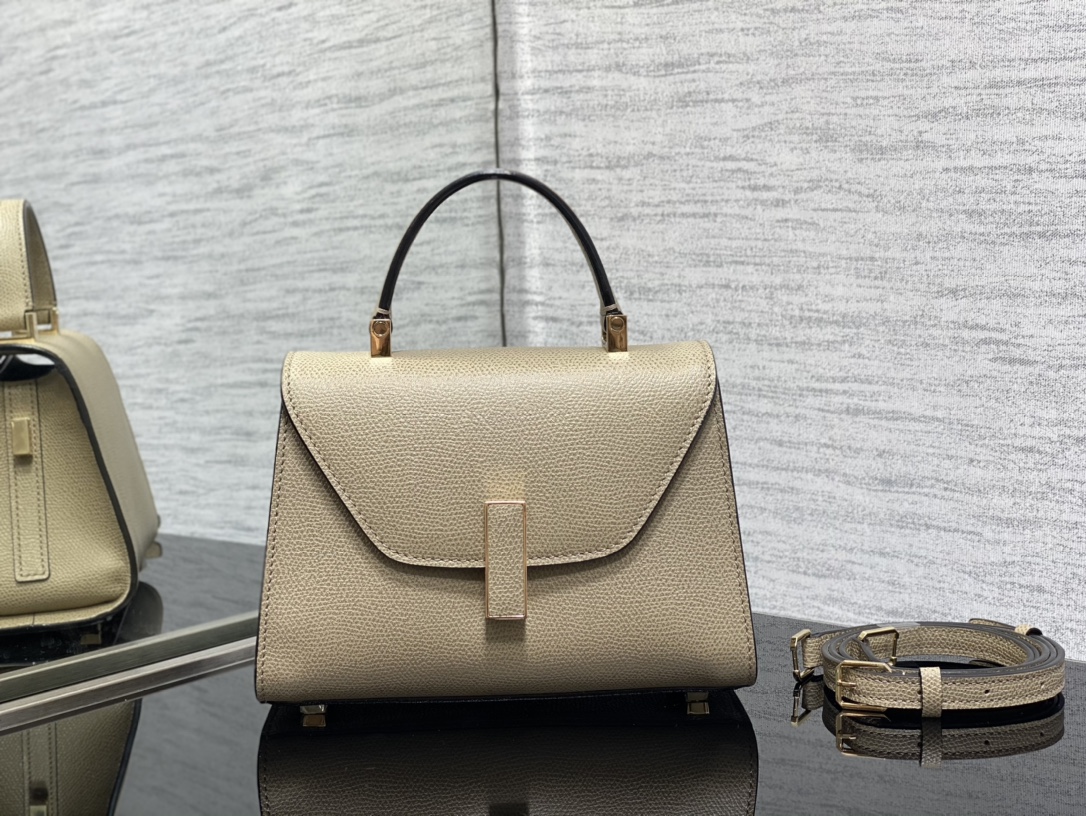 Handbag VALEXTRA size '**' - vstockx