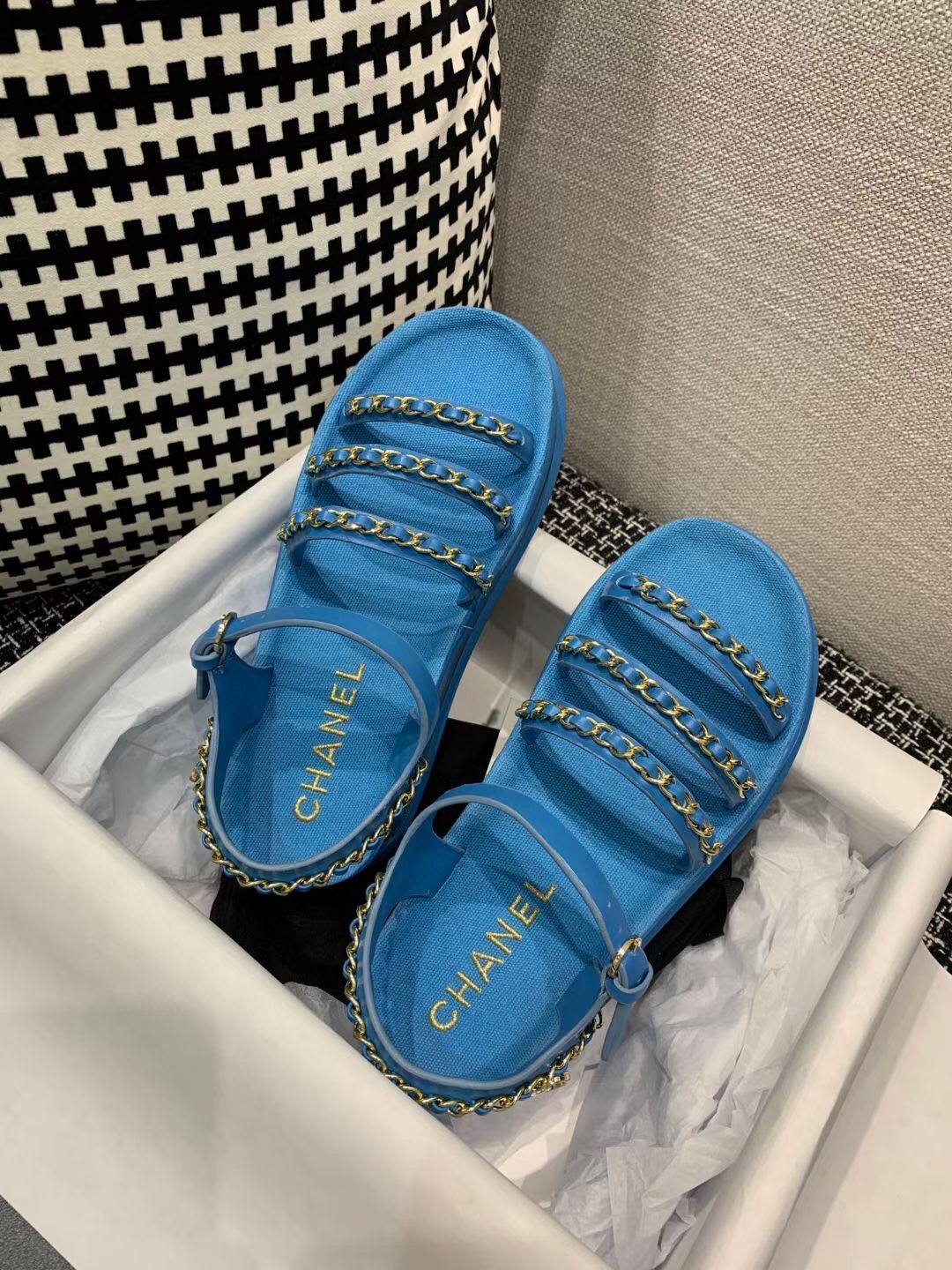 Chanel Slides 15 - vstockx