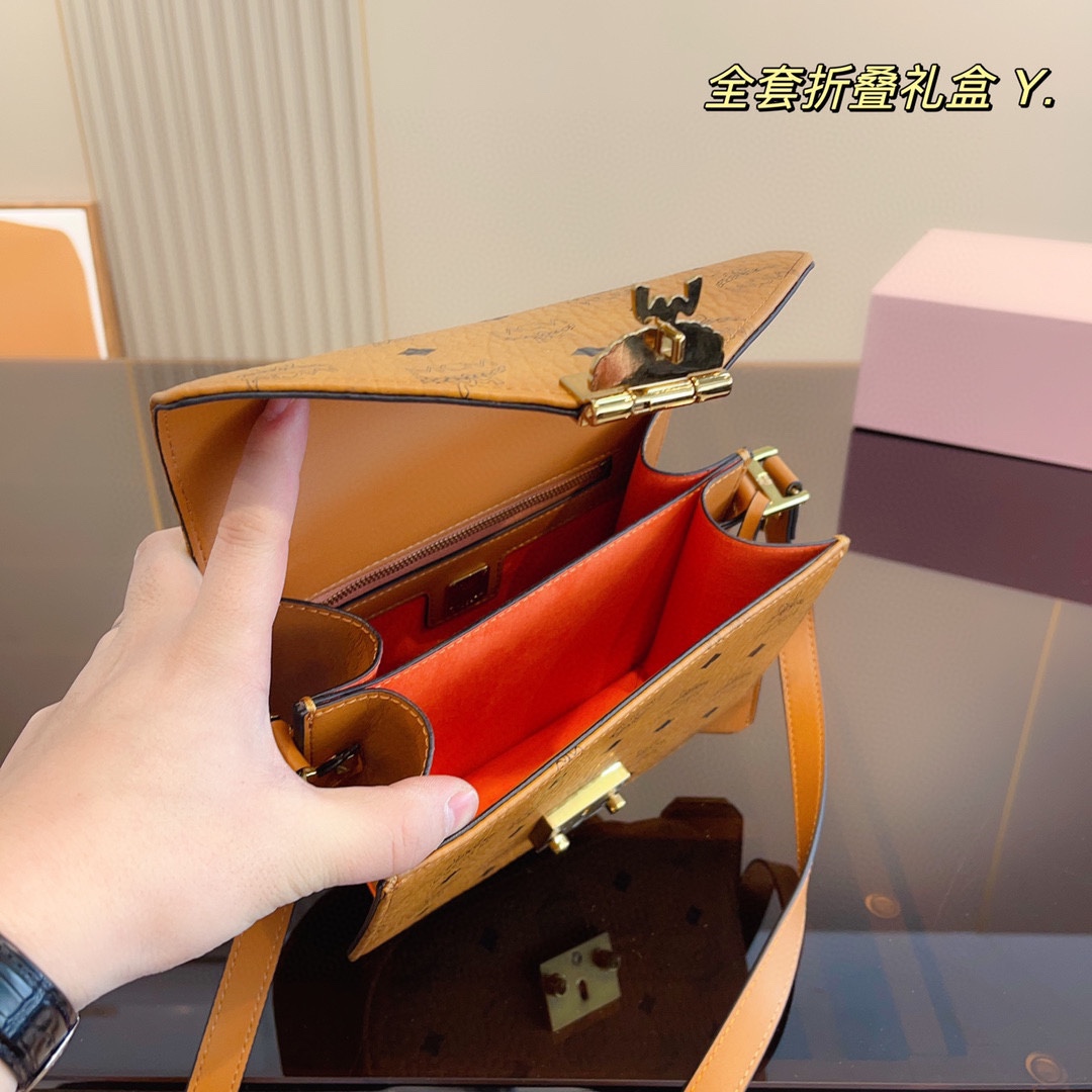 Handbags MCM mom size:21*10*18 cm - vstockx