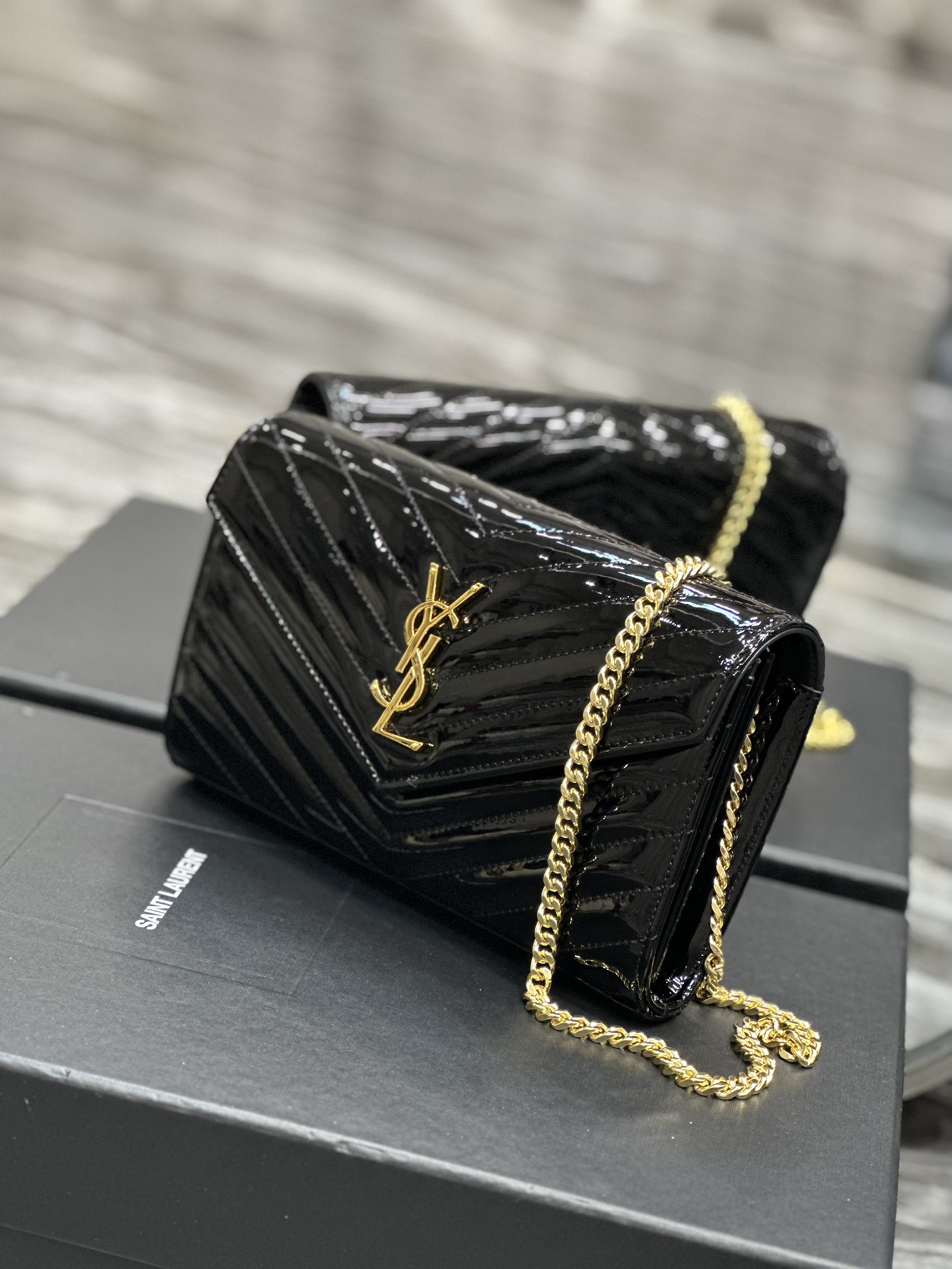 Handbags SAINT LAURENT 377828 size 22.5x14x4 cm - vstockx