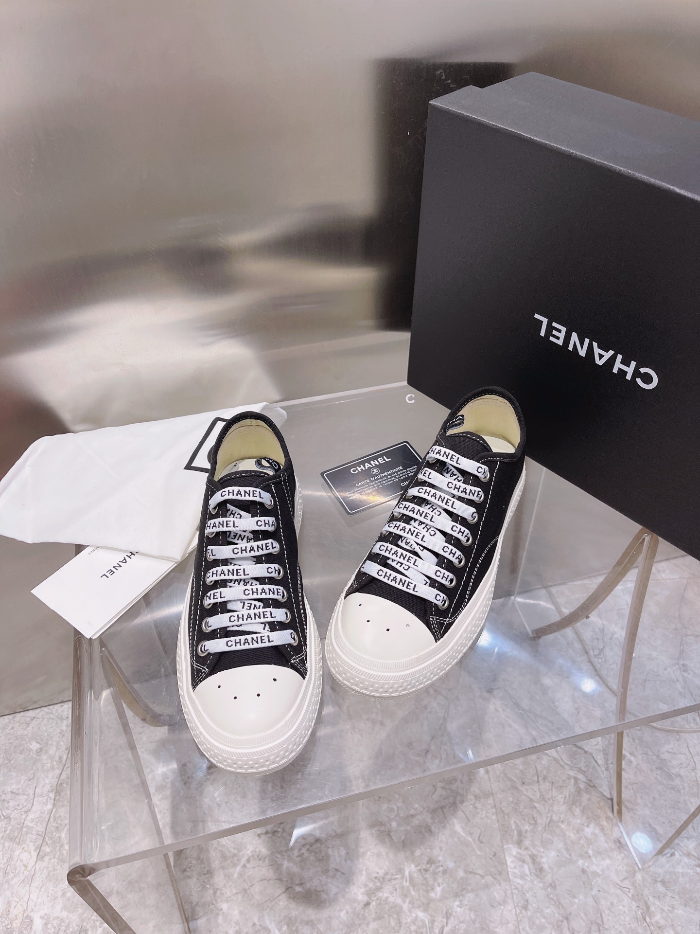 Chanel Flat canvas Sneaker 9 - vstockx