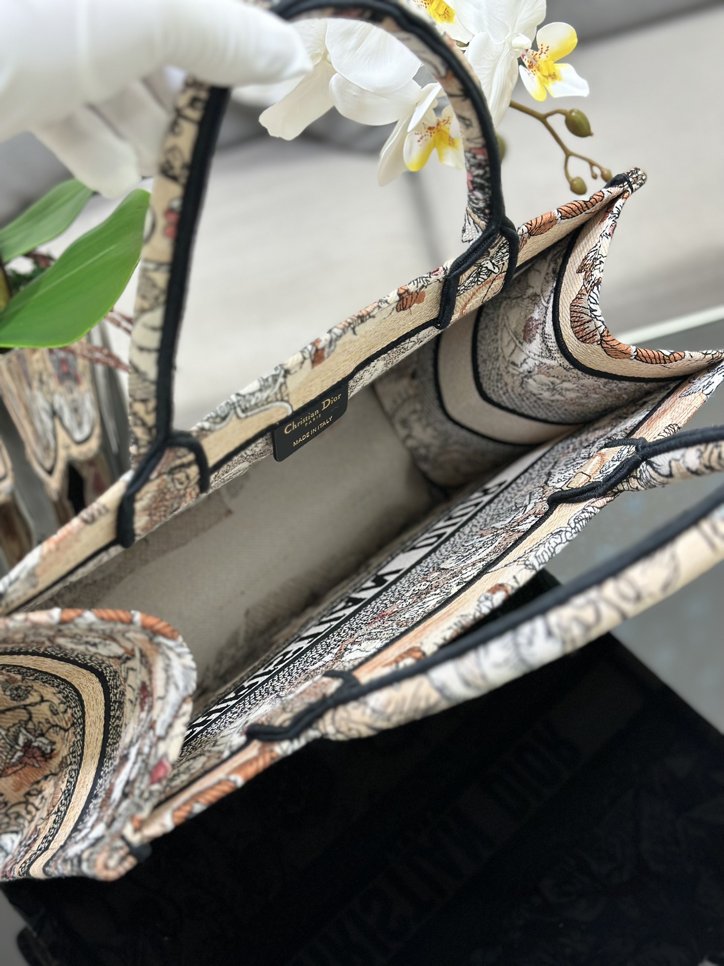 Handbag Dior M1286 size 36 x 27.5 x 16.5 cm - vstockx