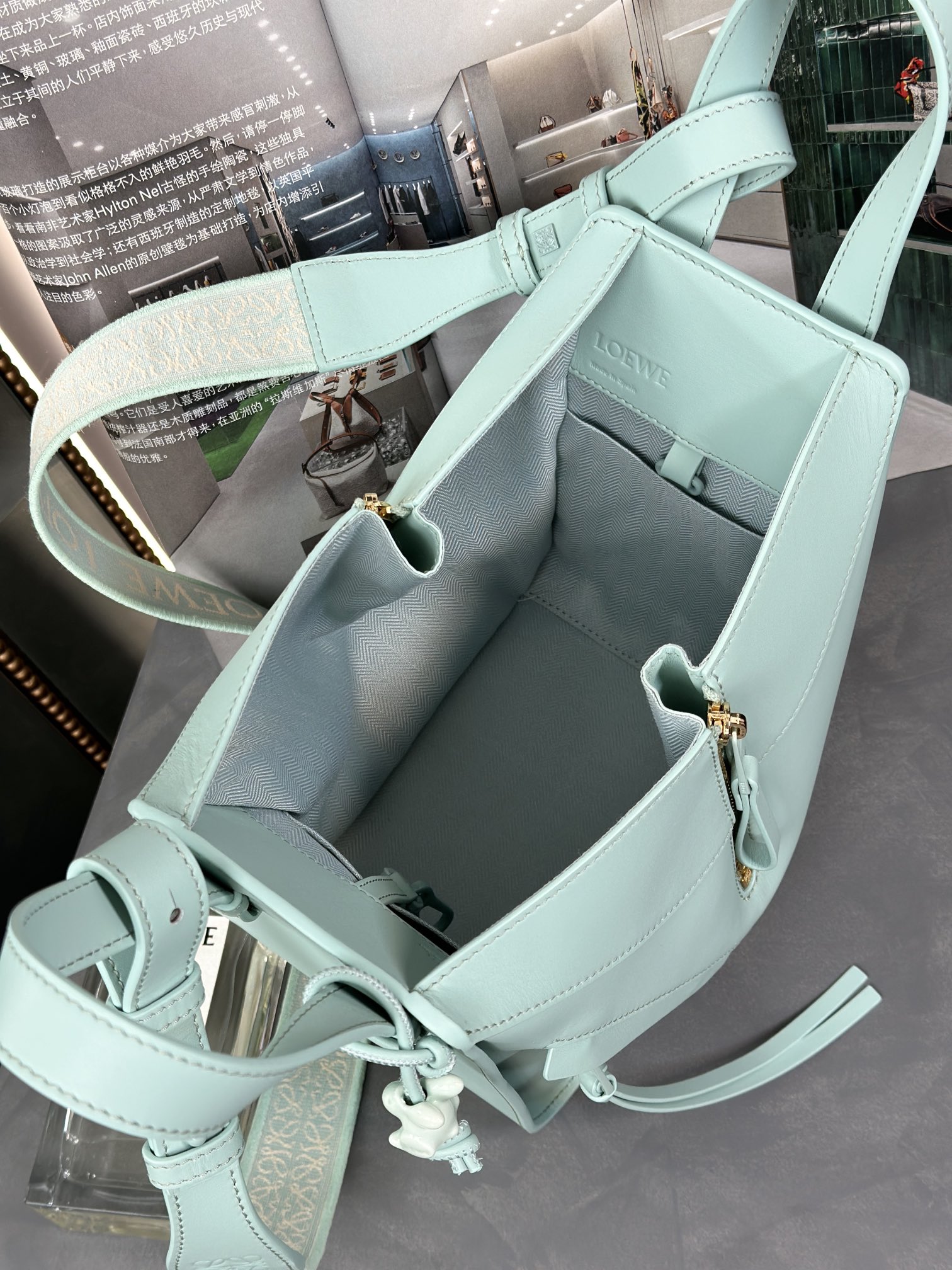 Handbags LOEWE  size:20.8-19.5-14.4 cm - vstockx