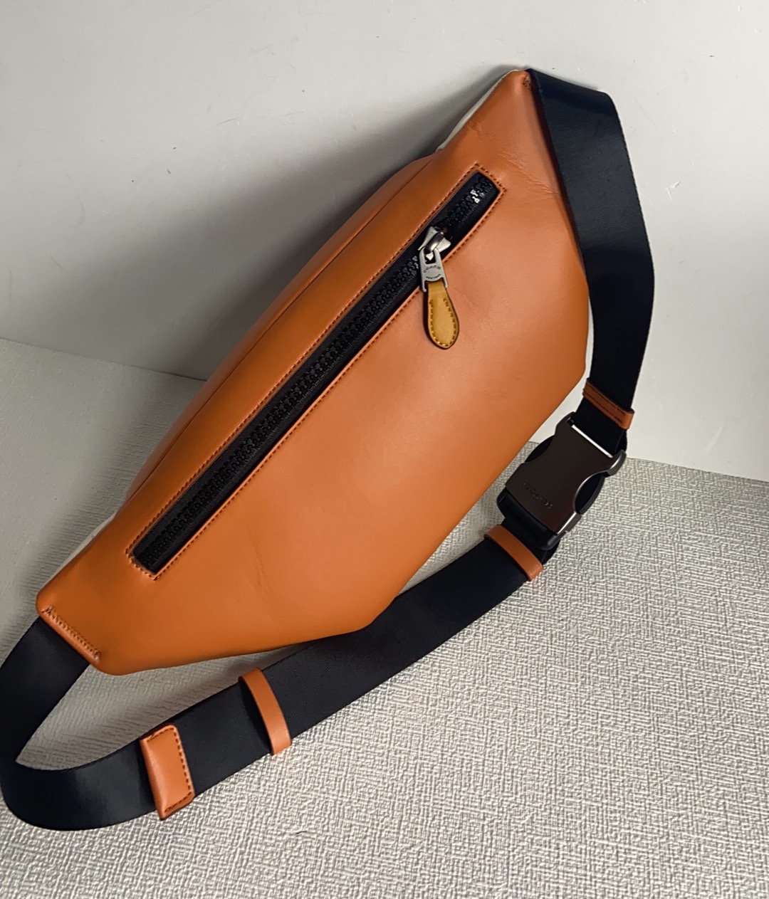 Handbags Coach cE552 size:30*12*4 - vstockx