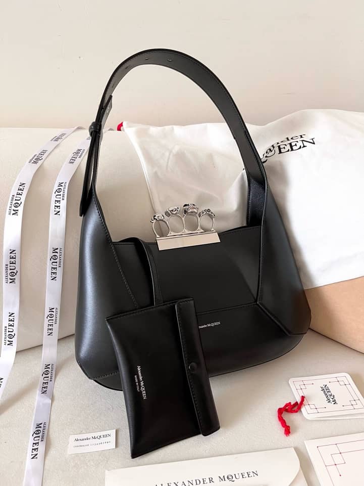 Handbag Alexander McQueen hobo size 20*12*8 cm size 30*18*7 cm - vstockx