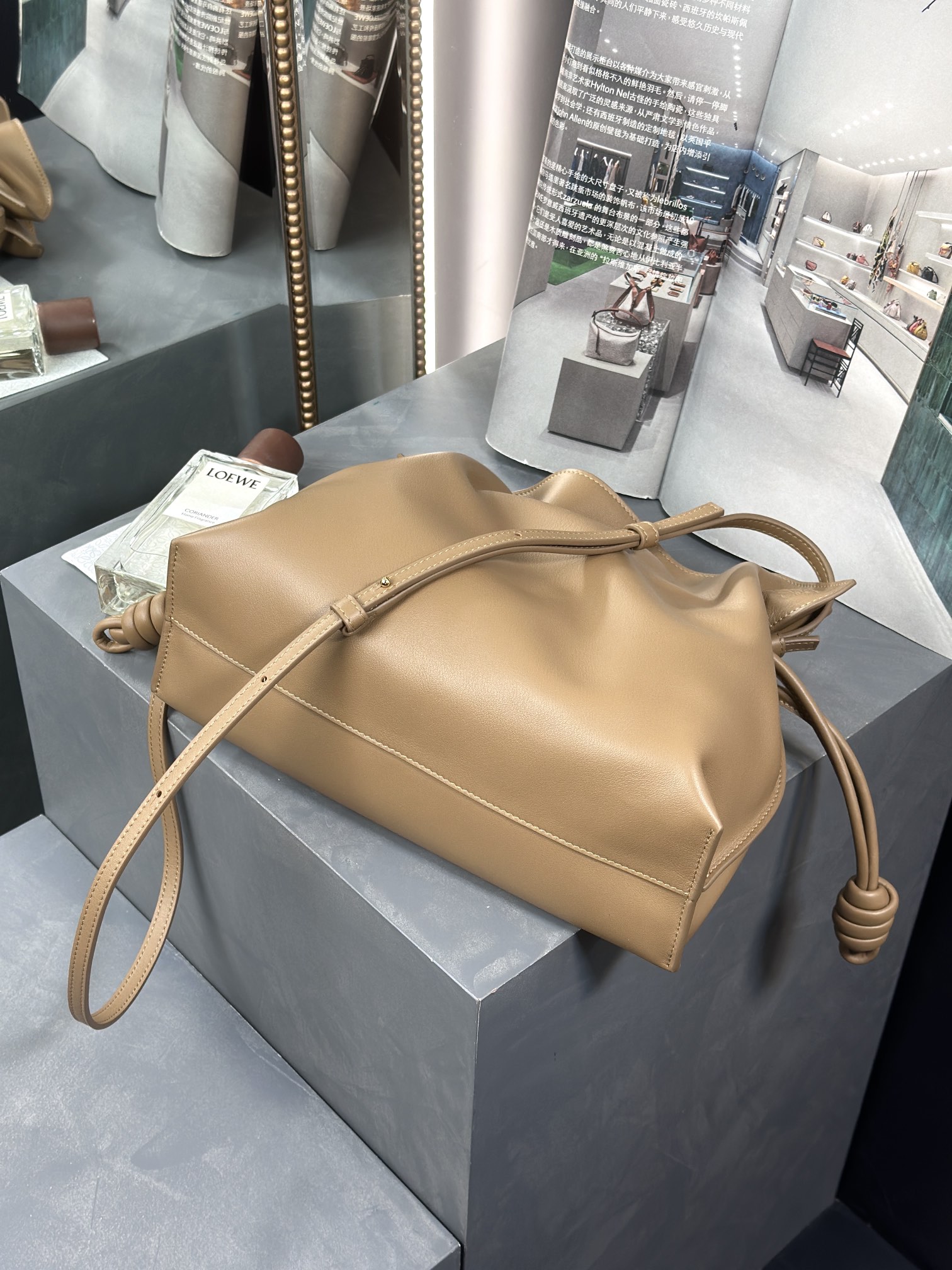 Handbags LOEWE flamenco clutch size:30-24.5-10.5 cm - vstockx