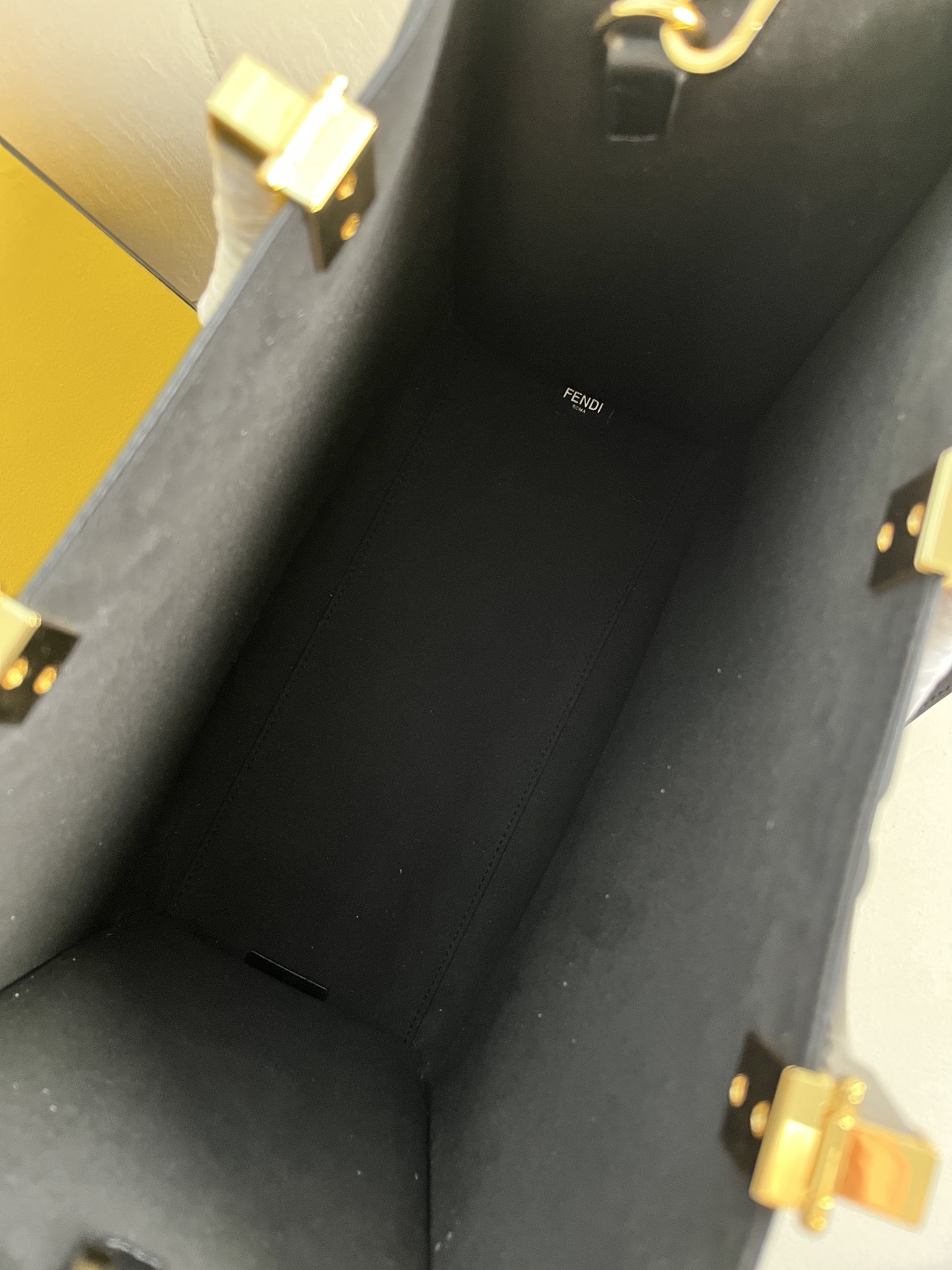 handbags FENDI 877 size:17*35*31 - vstockx